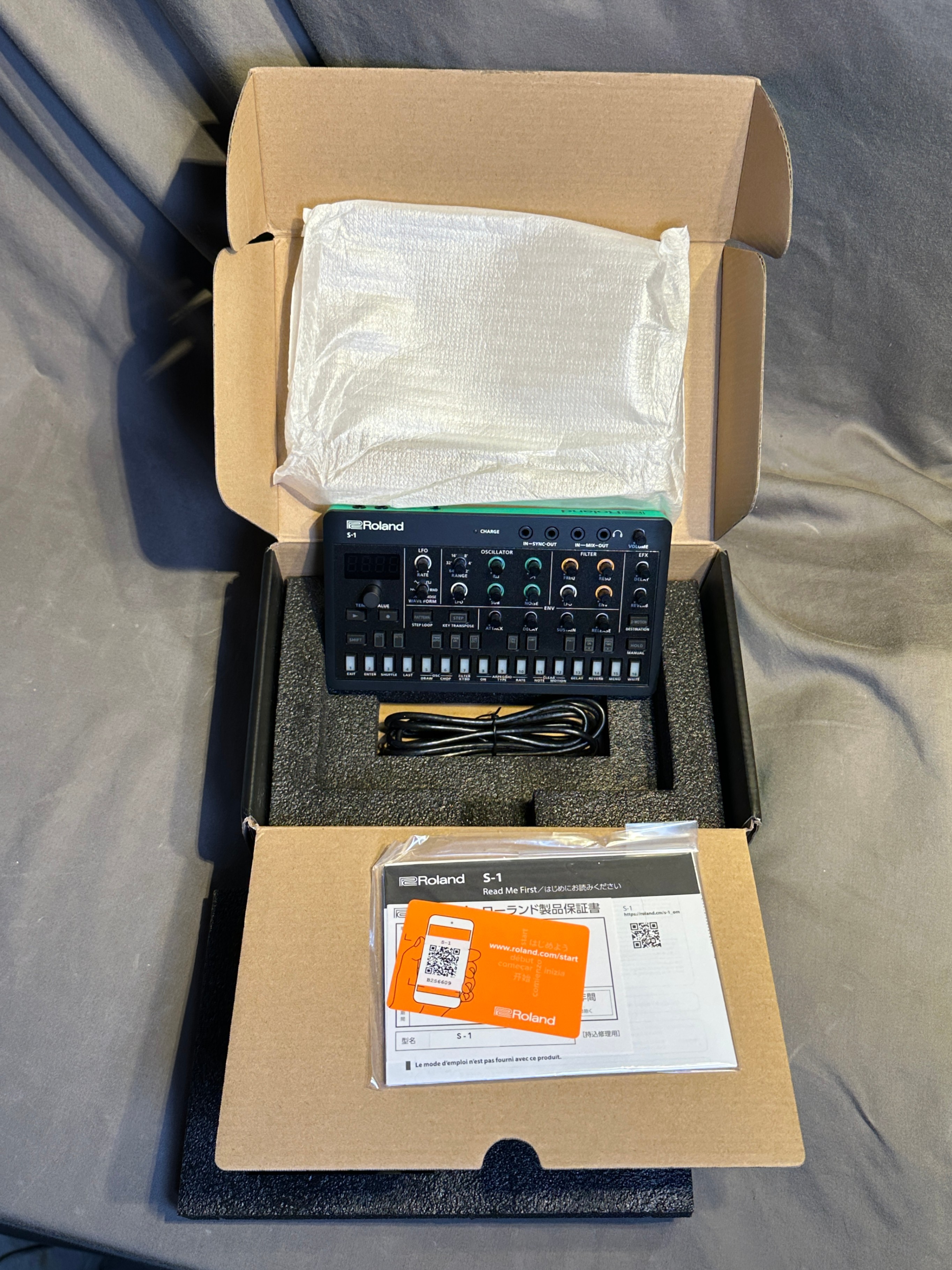 Roland S-1 Tweak ARIA Compact Polyphonic Synthesizer - photo 3