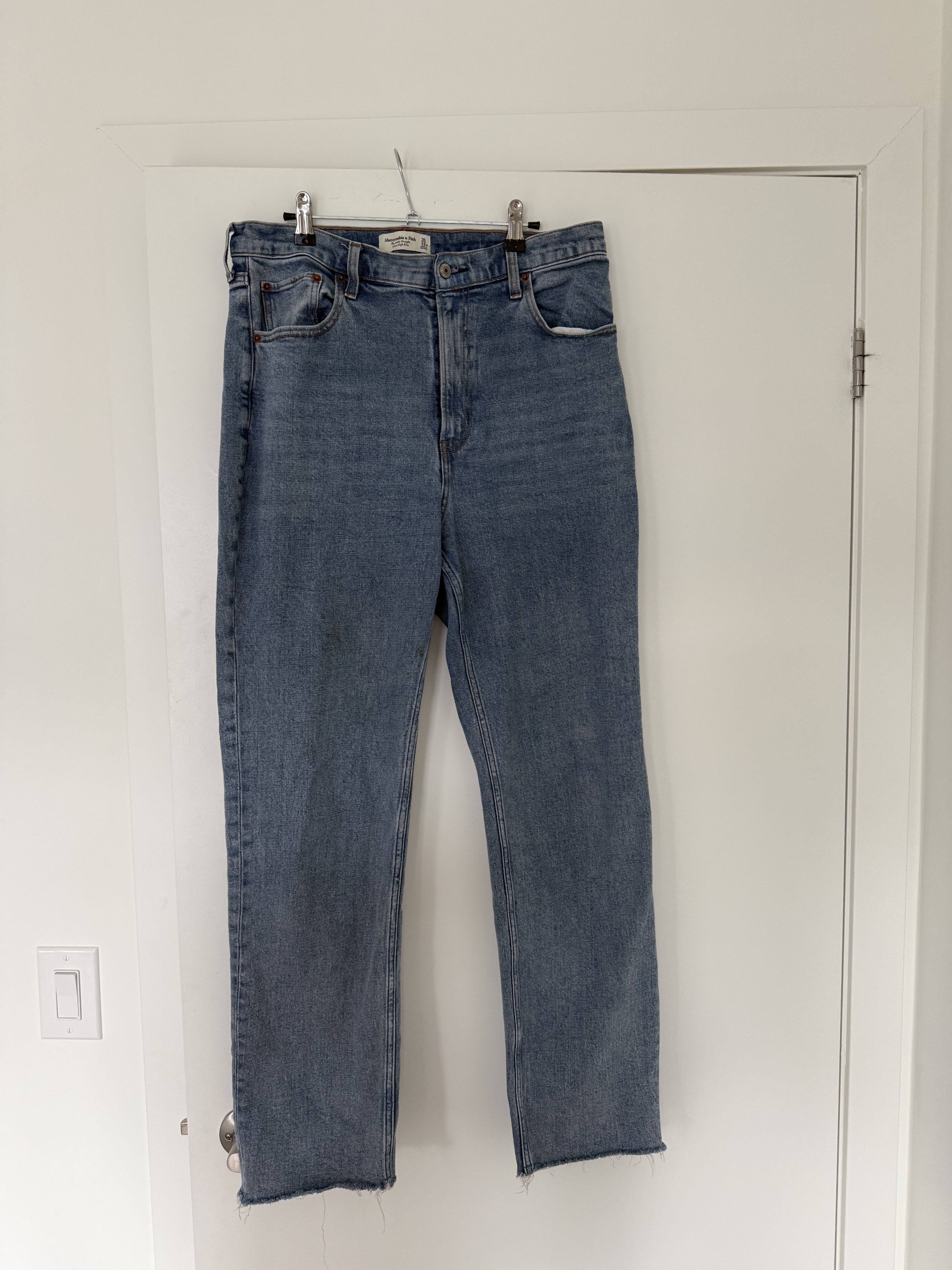 Abercrombie & Fitch Ultra High Rise Ankle Straight Jeans - photo 2