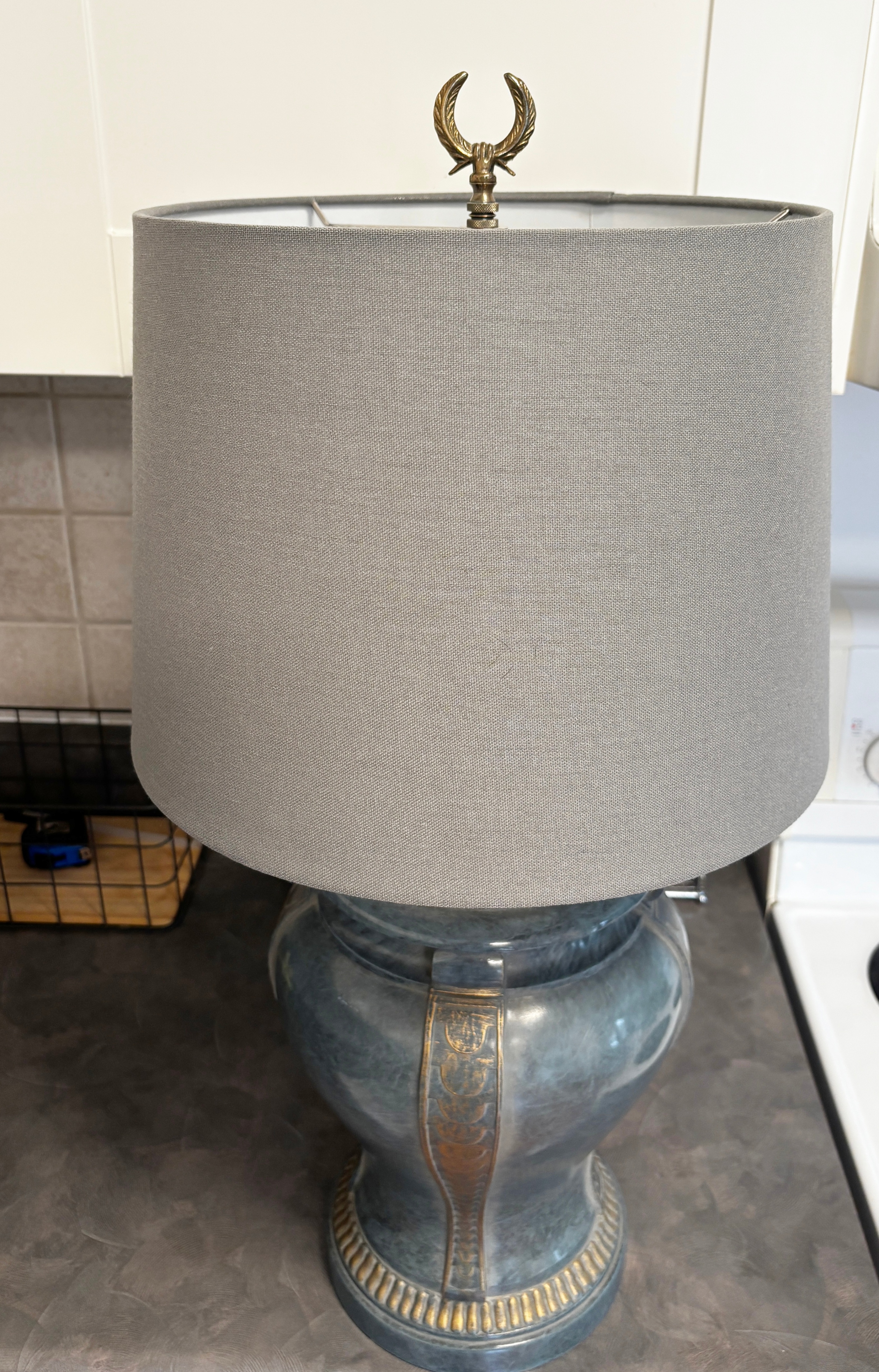 Beautiful Vintage urn-style table lamp - photo 4