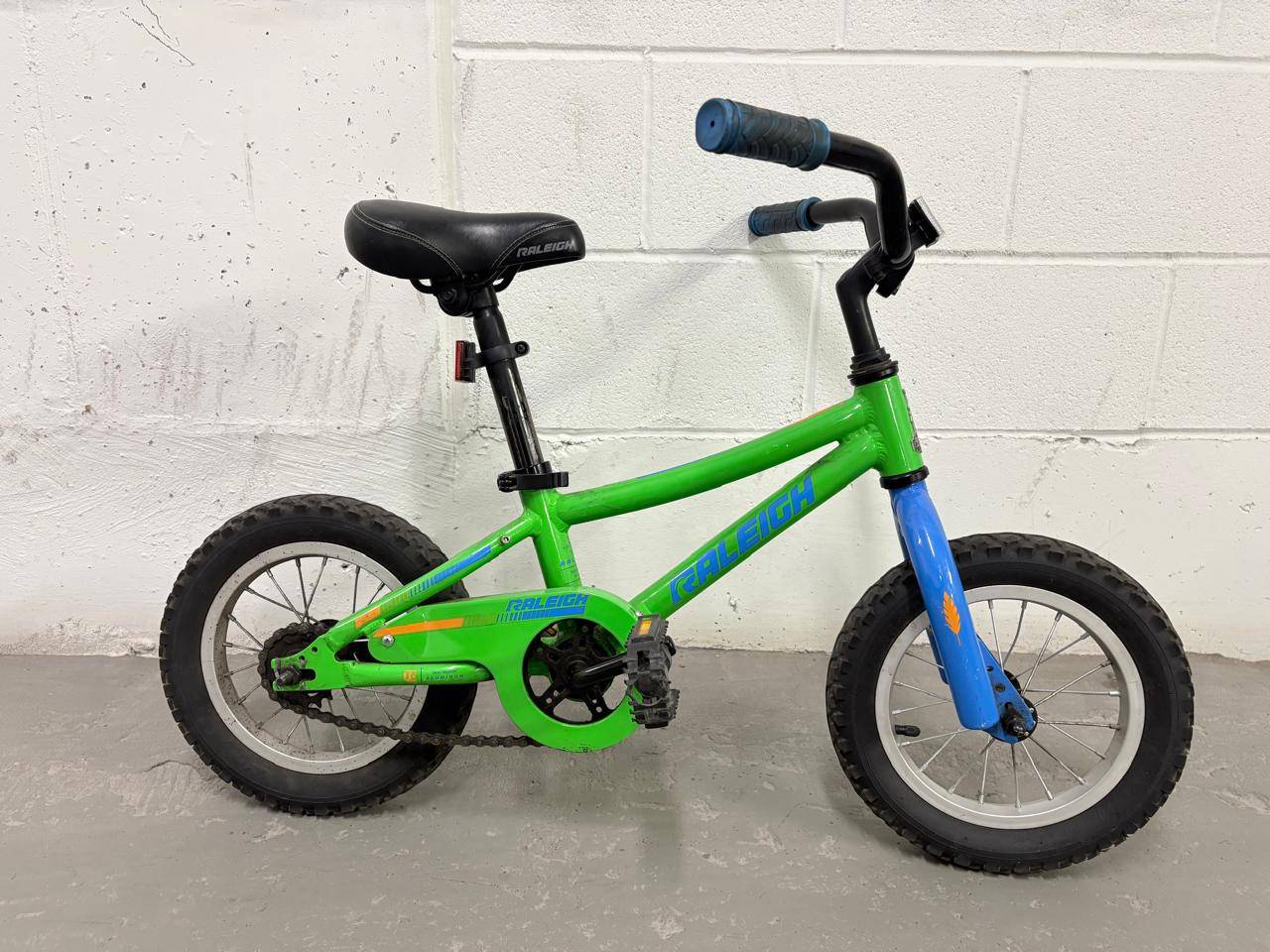Kids  Bike with Pedals – Gently Used – Great Condition! - photo 3