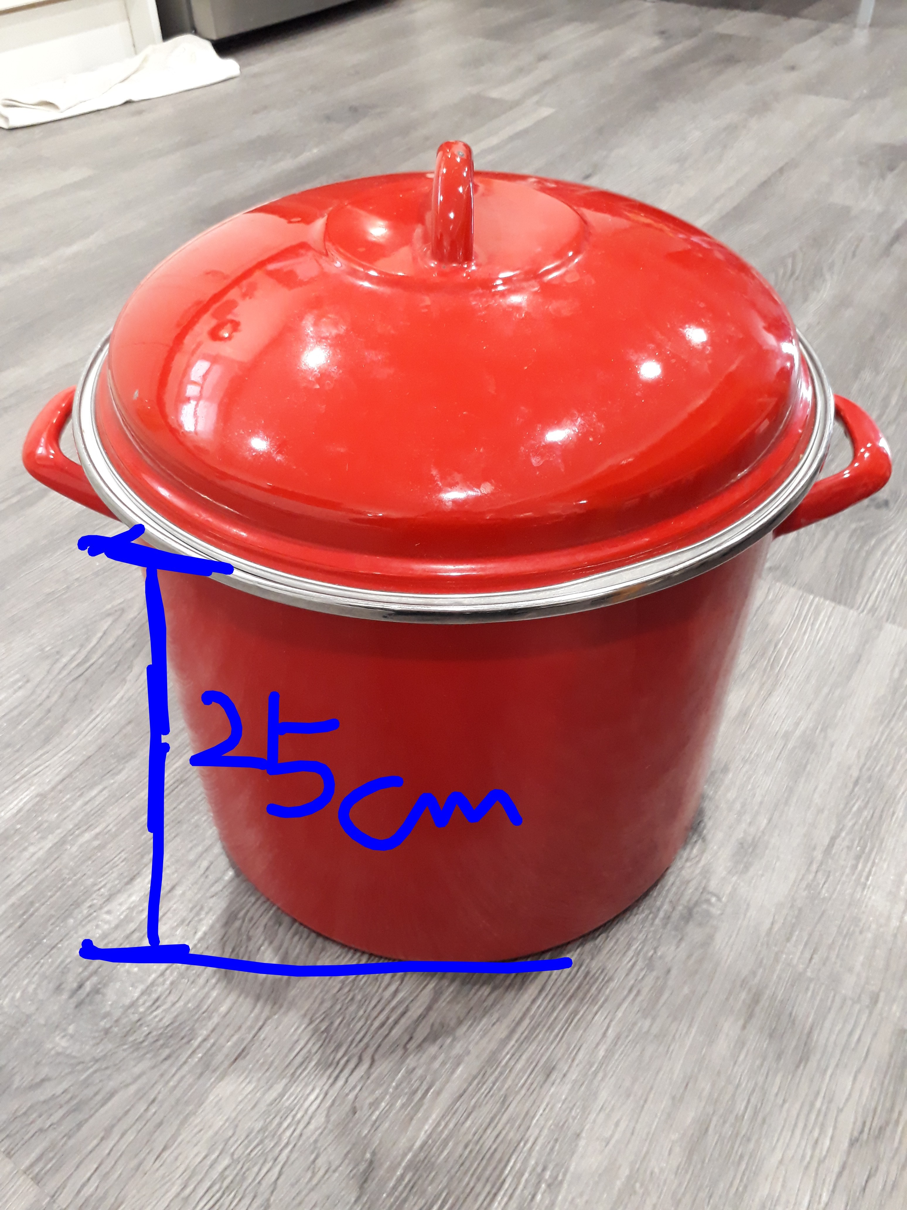 Red Enamel Pot with Lid - photo 2
