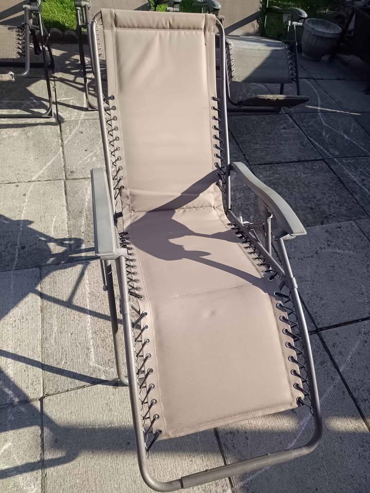 ZERO GRAVITY RECLINING CHAIRS – GREAT DEAL - ALL 60 - photo 5