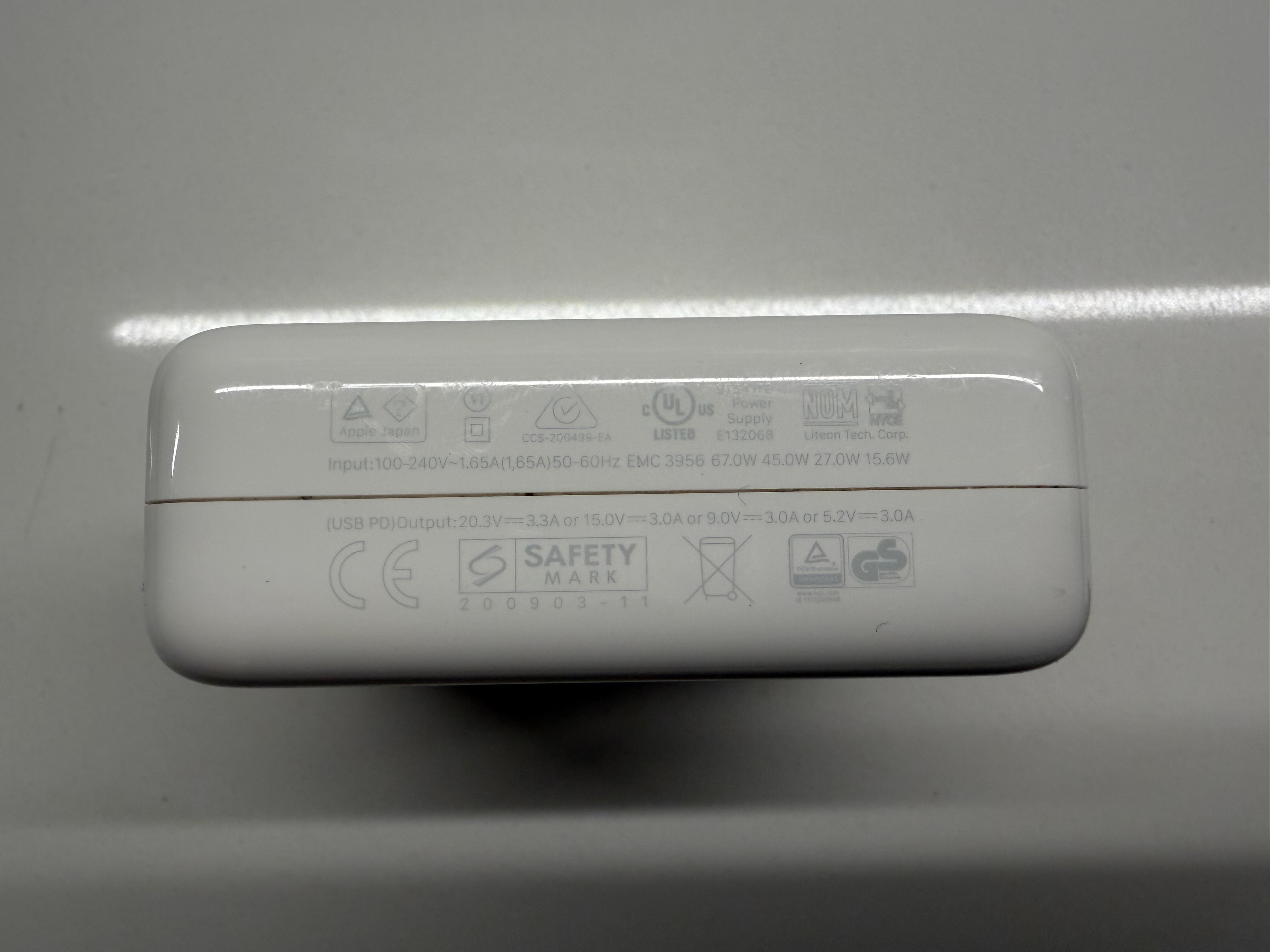 70W macbook magsafe charger - photo 3