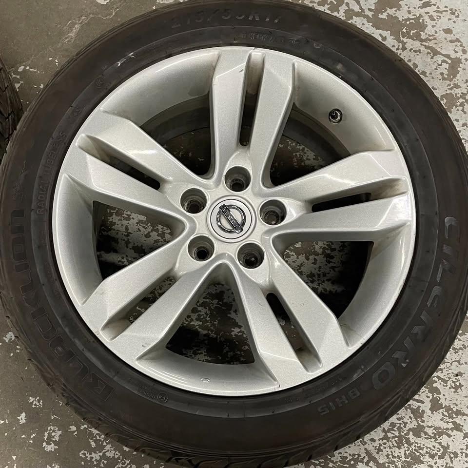 17 Inch Nissan Altima Wheel & Tire Package Used - photo 2