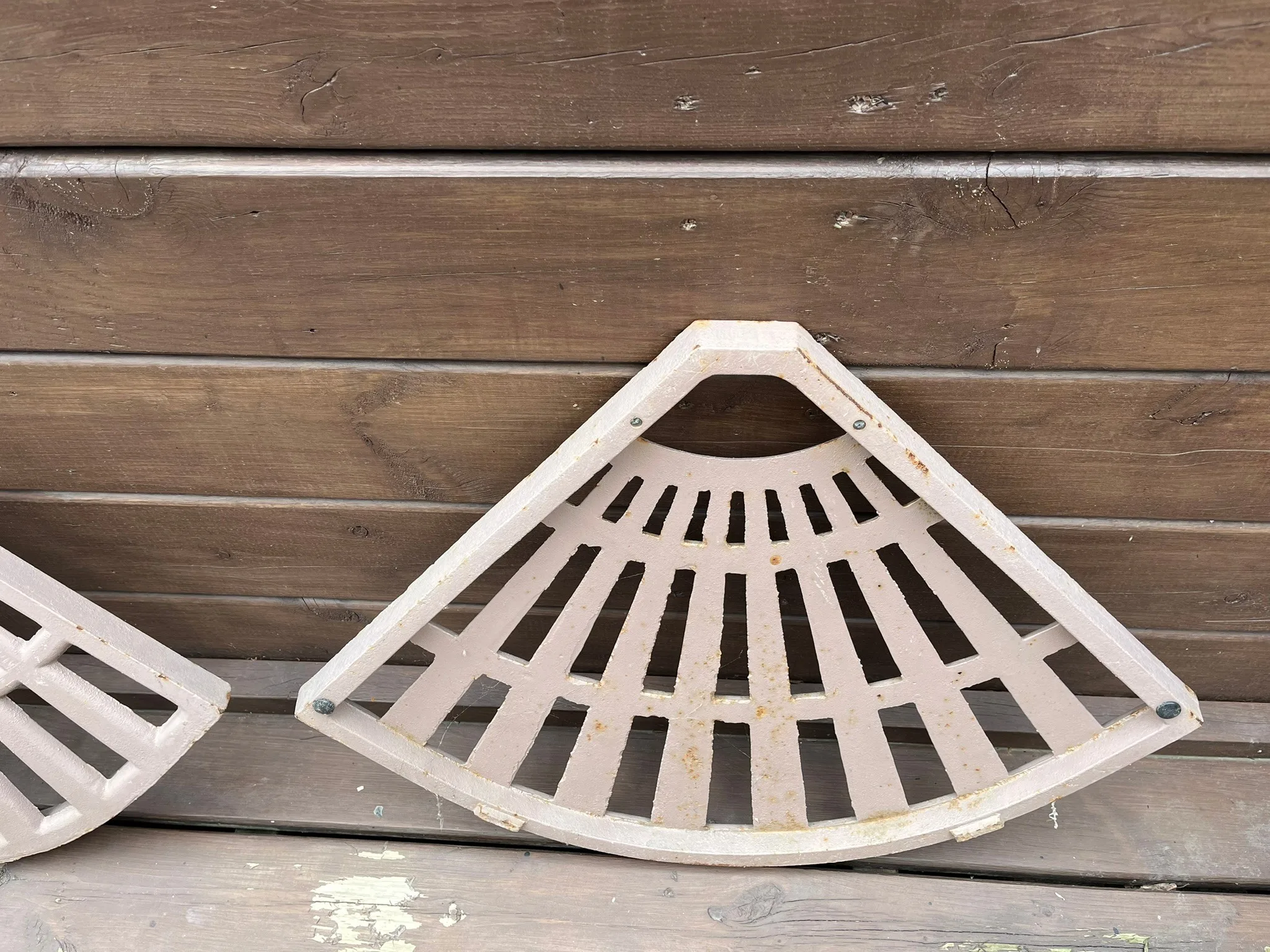 3 Fan-Shaped Metal Umbrella bases - photo 4