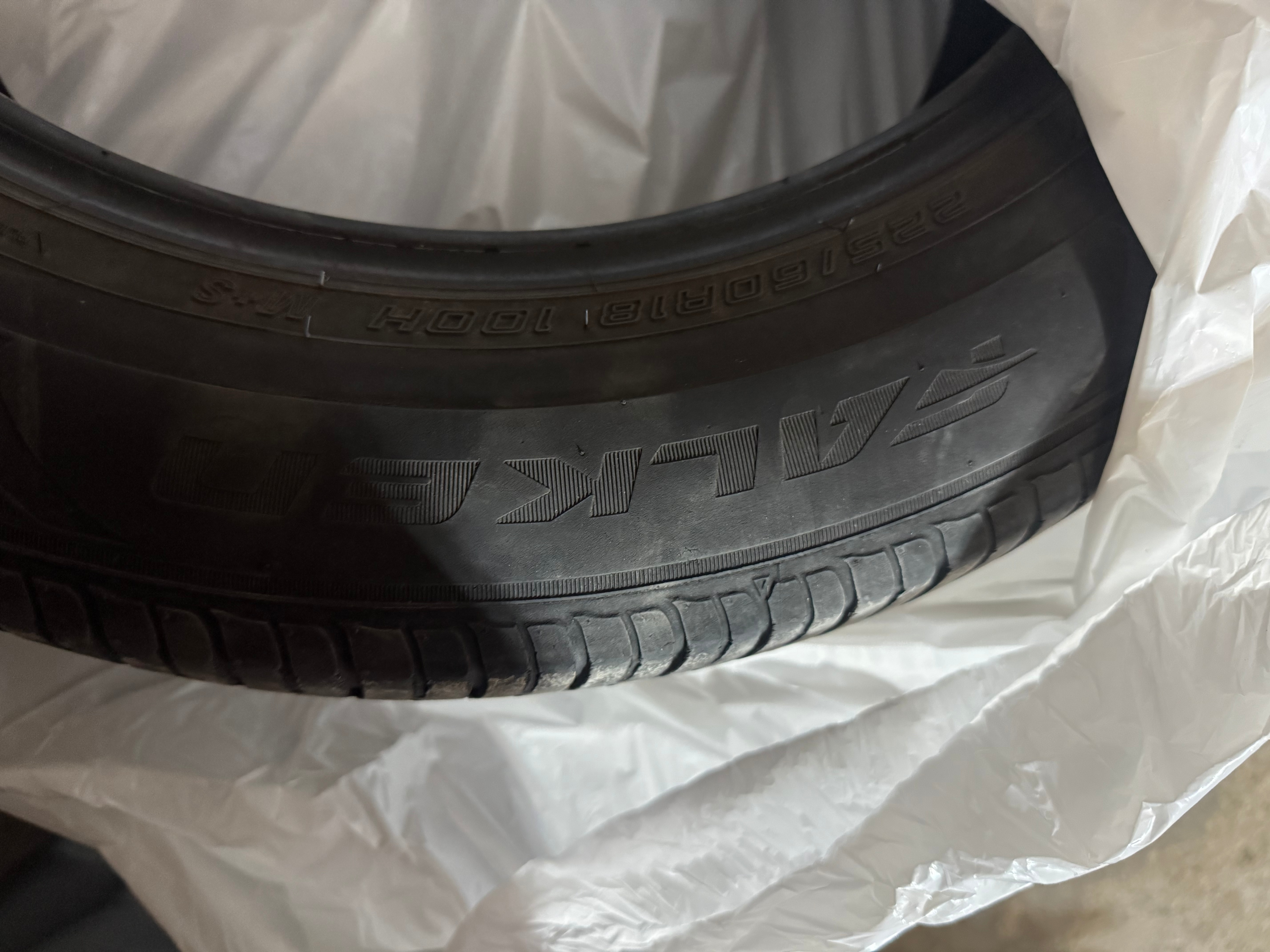 Set of 4 Falken Tires 225/60R18 - 50,000KM used - photo 2