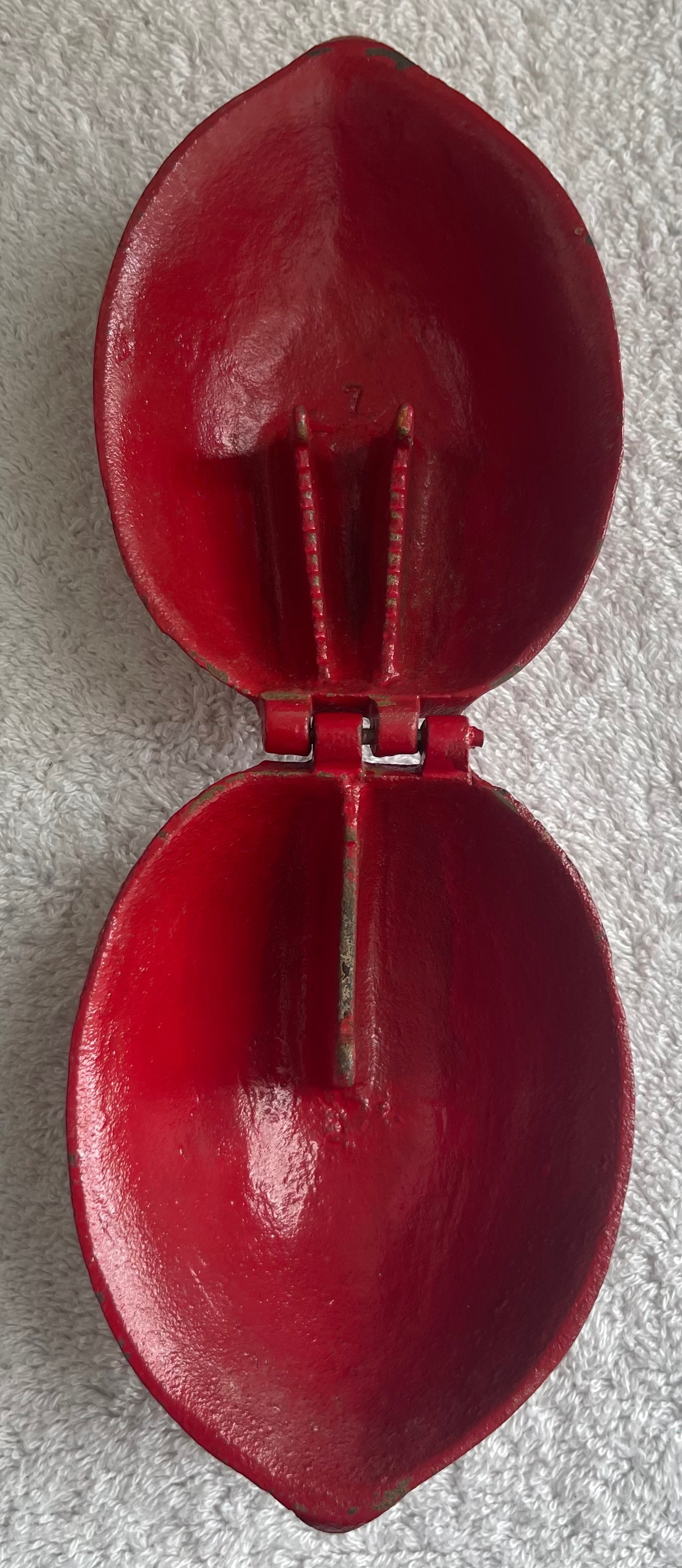 Vintage Red Cast Iron Walnut Nutcracker (MCM - photo 3