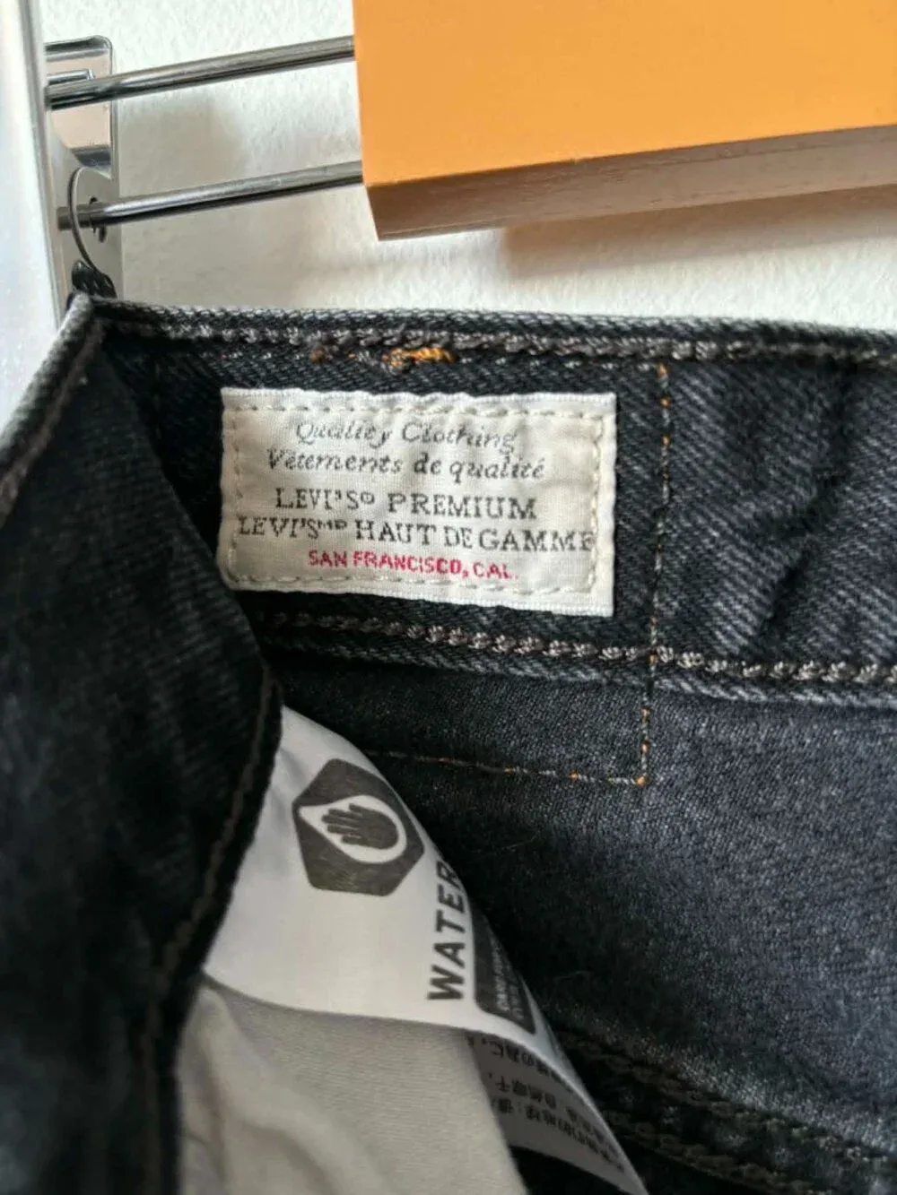 Levi's W 501 MID THIGH SHORT - Size 26 - photo 3
