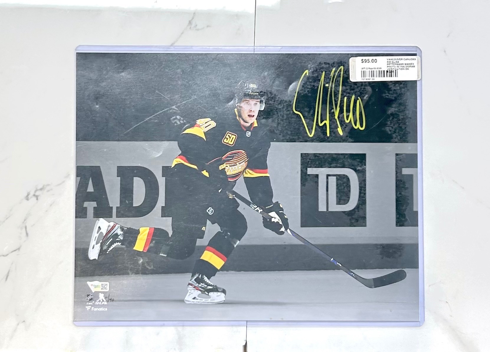 Vancouver Canucks #40 Elias Pettersson Signed Picture
