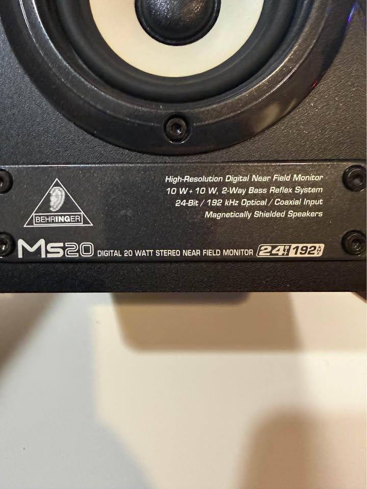 Speaker Behringer MS20 (one box only, L) - photo 4