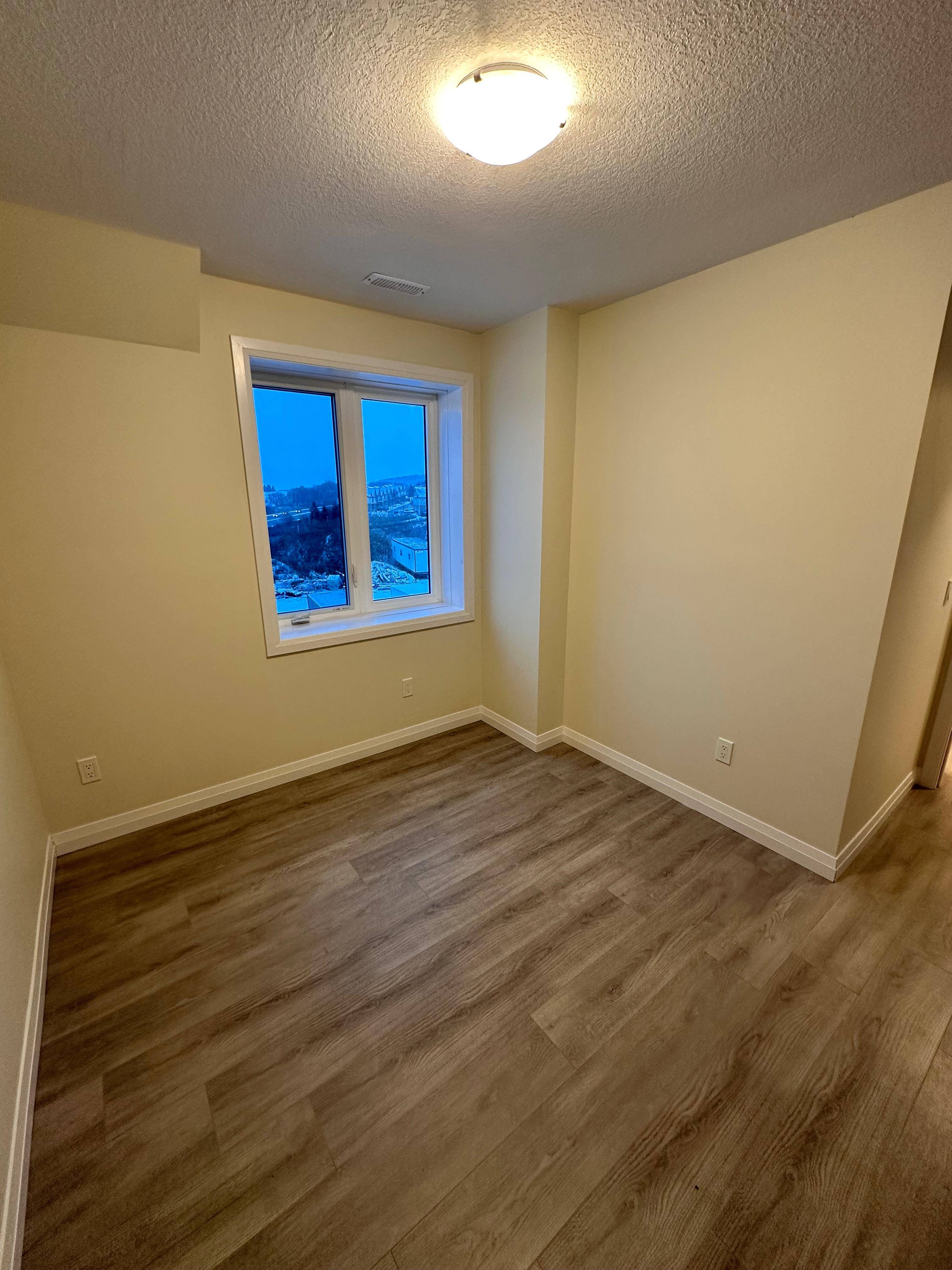 Spacious 3 Bedroom +Den Townhome for rent available   1 Aug 2026 - photo 5