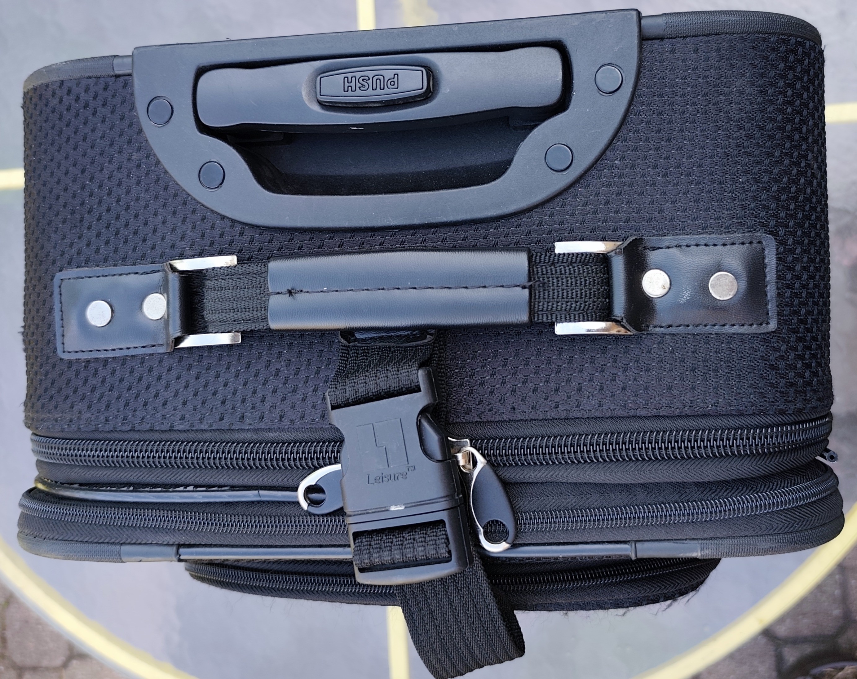Carry on luggage with telescopic pull handle - photo 4