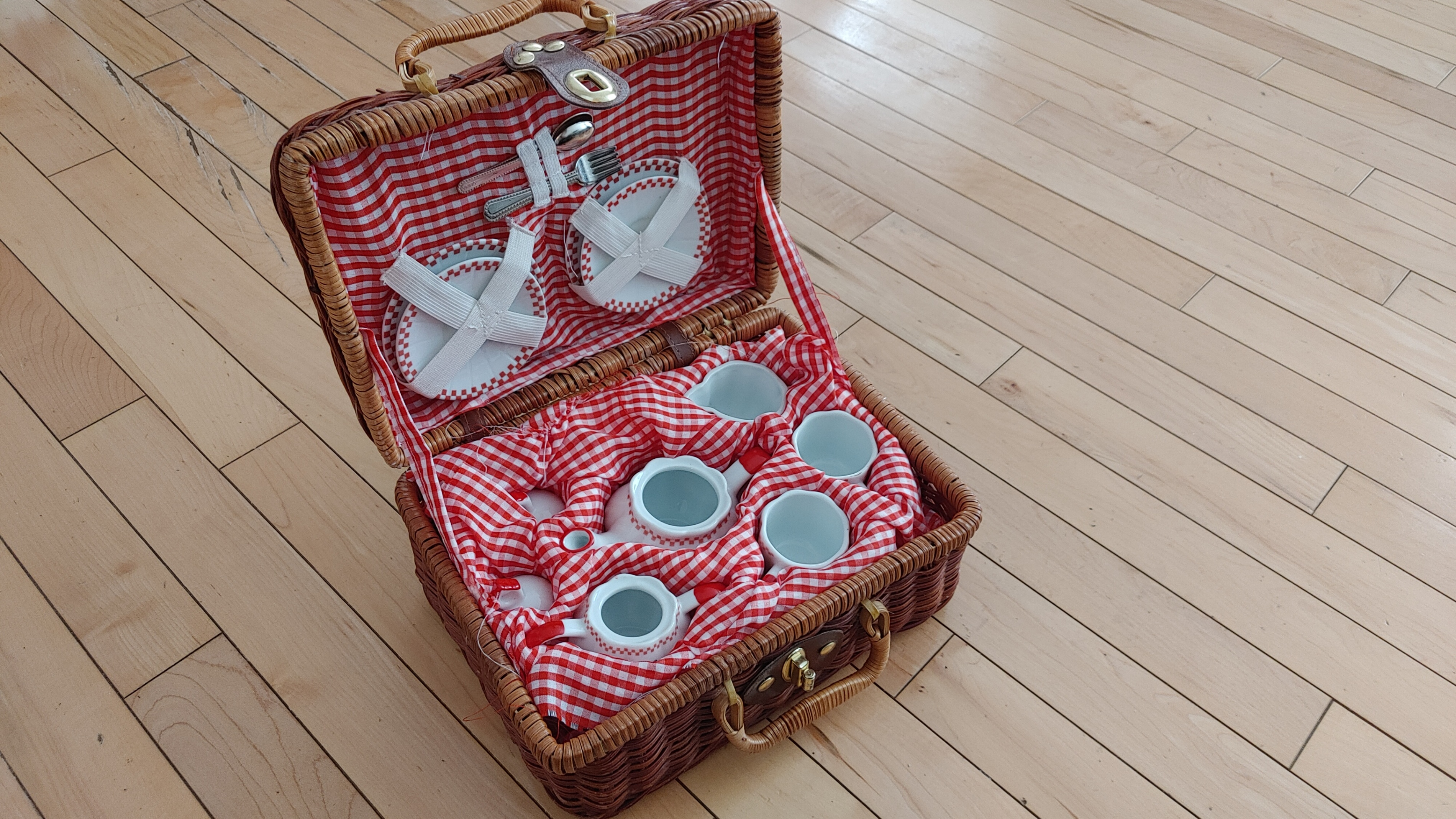Wicker Picnic Basket with Toy Tea Set