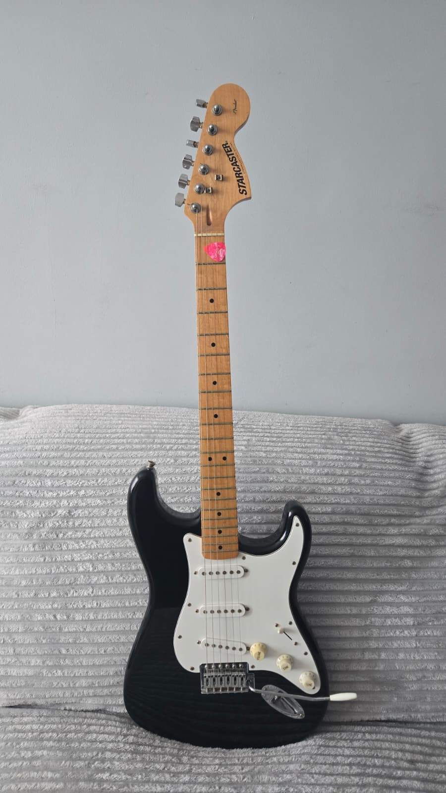 Electric Guitar with Amplifier & Case – Black Starcaster - photo 3