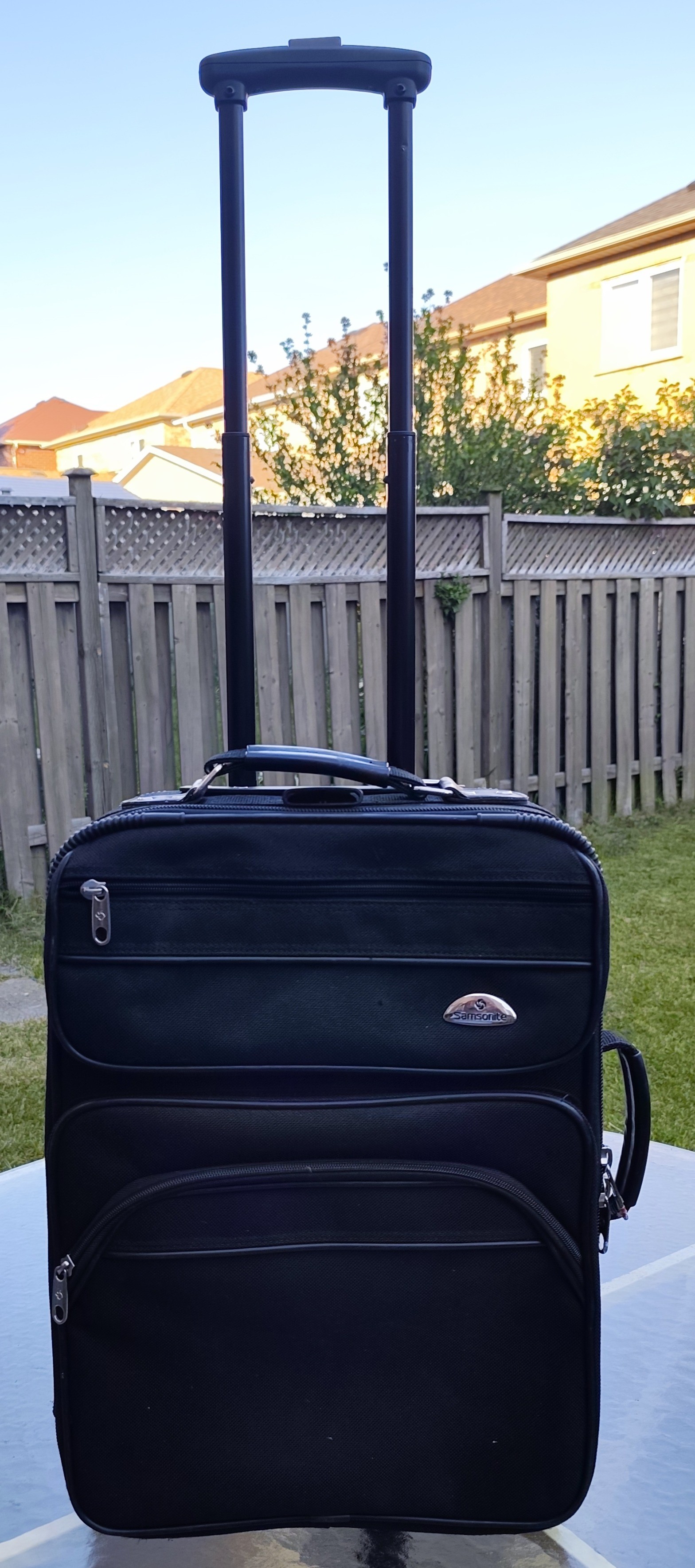 Samsonite carry on luggage with telescopic pull handle - photo 2