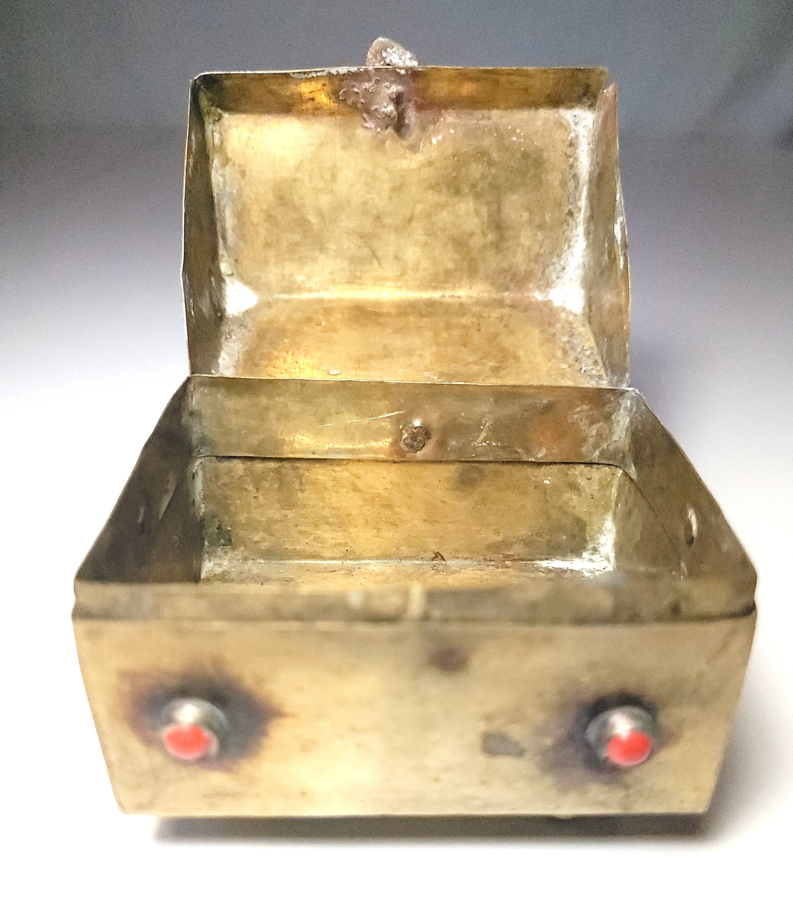 1950 Tibetan Brass Trinket Box Turquoise Coral Cabochons Small - photo 5
