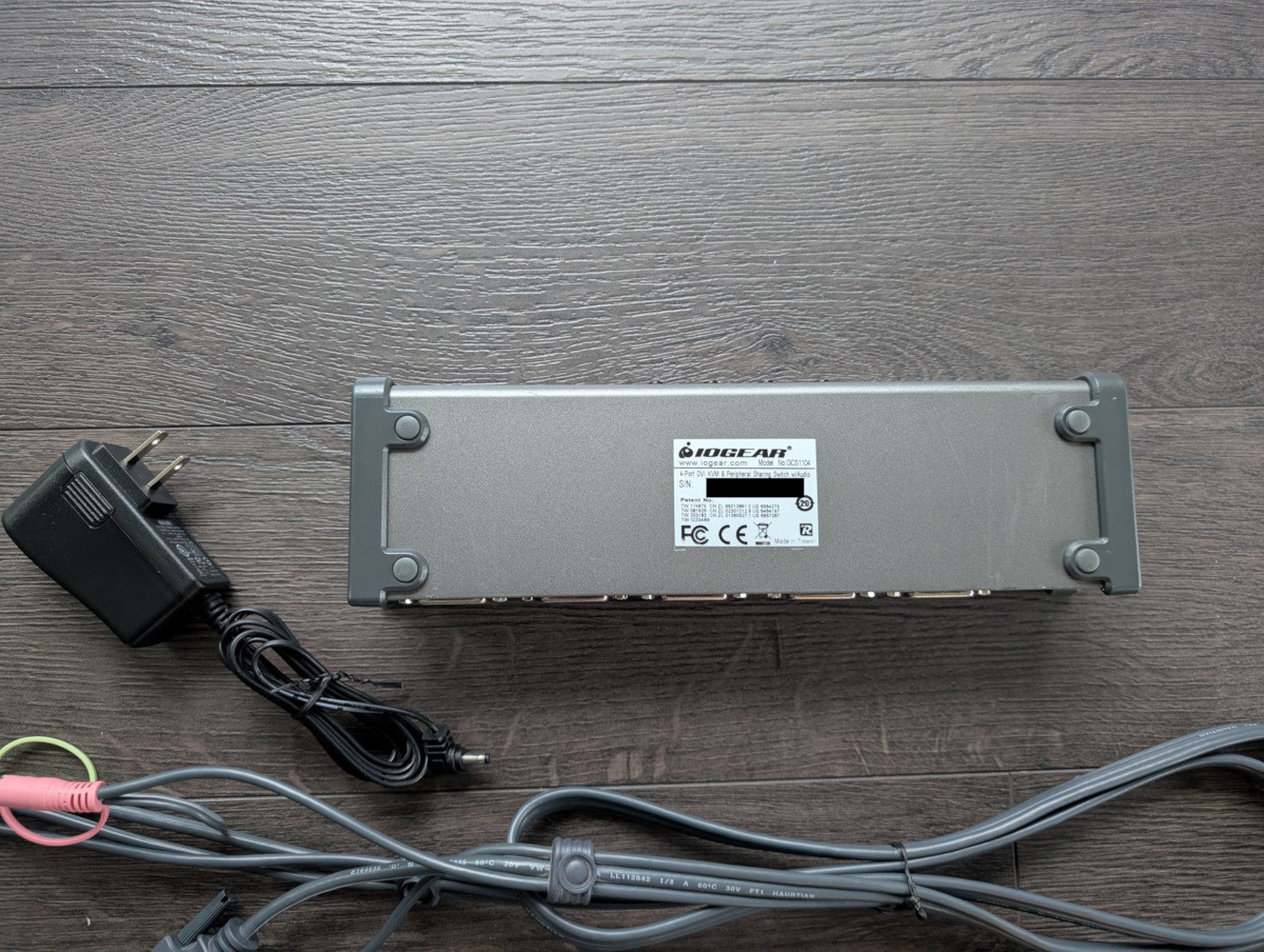 IOGear GCS1104 4-Port DVI KVM switch with audio - photo 4