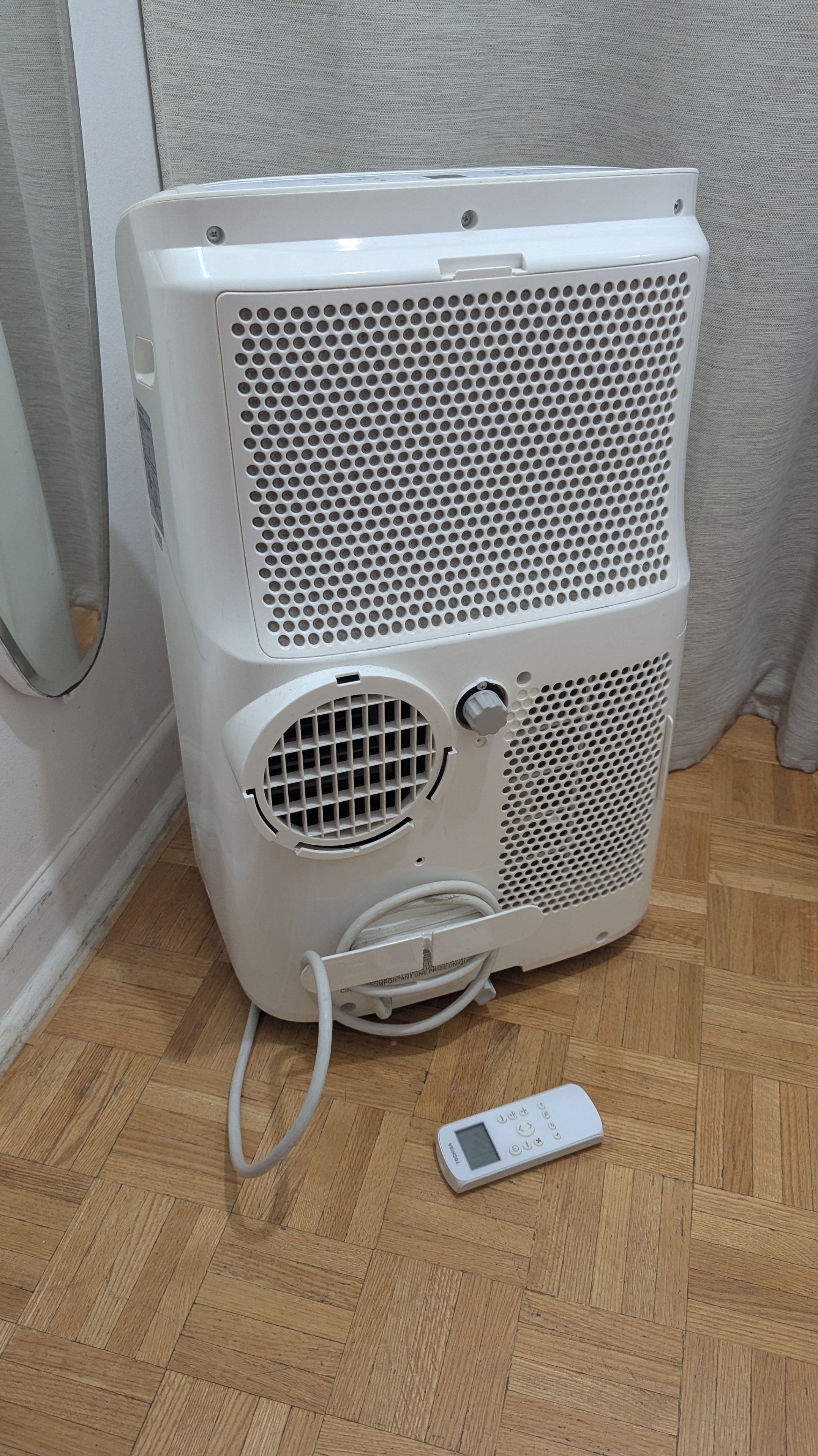 Toshiba 12,000 BTU Portable Air Conditioner AC+Remote control - photo 3