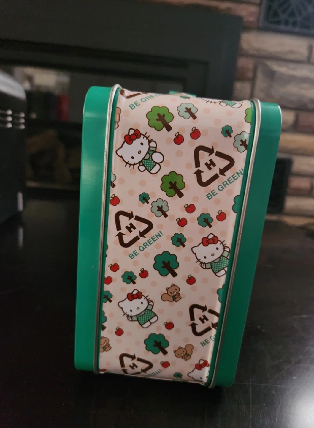 Hello Kitty Be Green Metal Lunchbox - photo 2