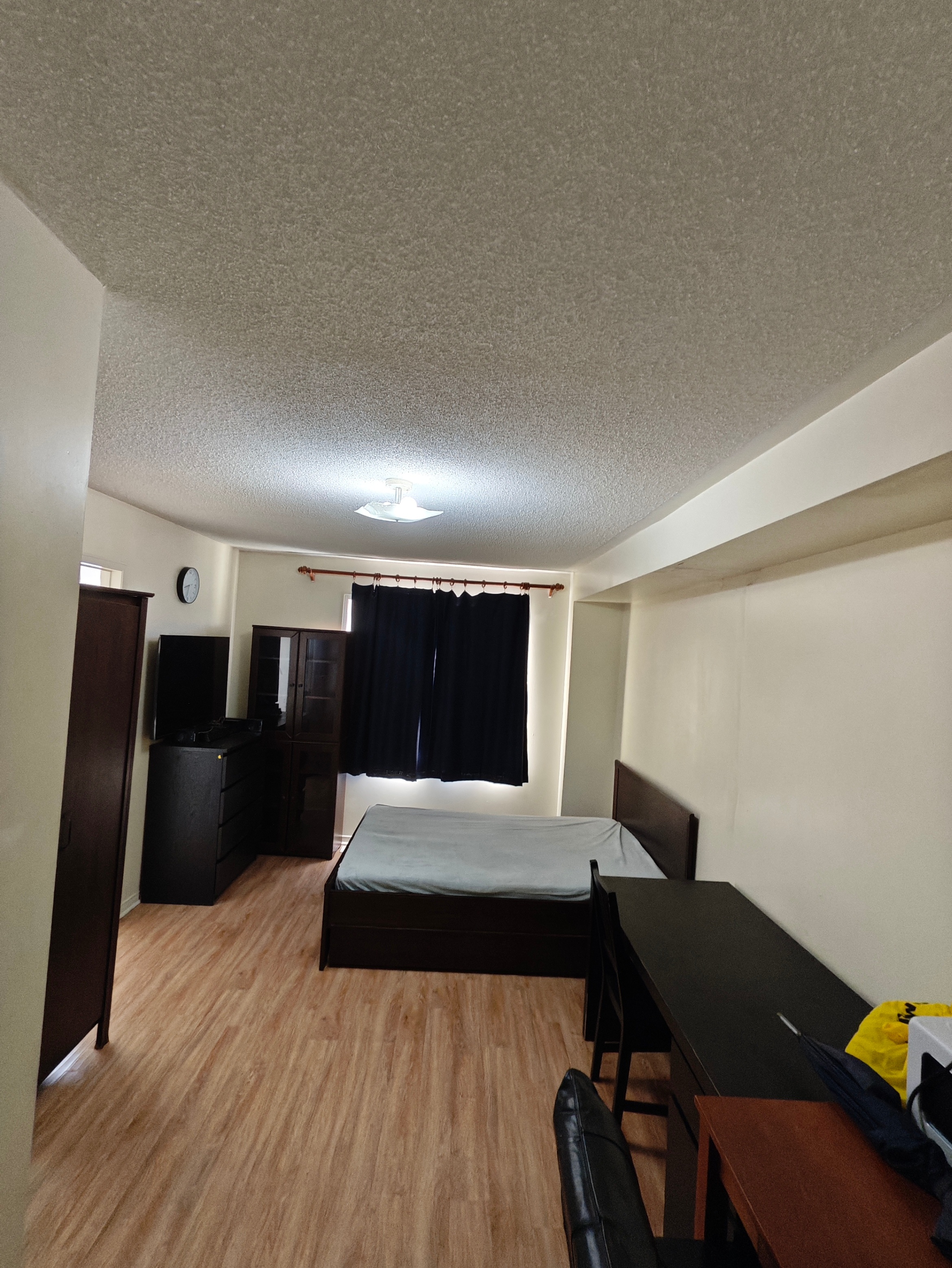 York Uni. 1 room with private washroom - photo 2