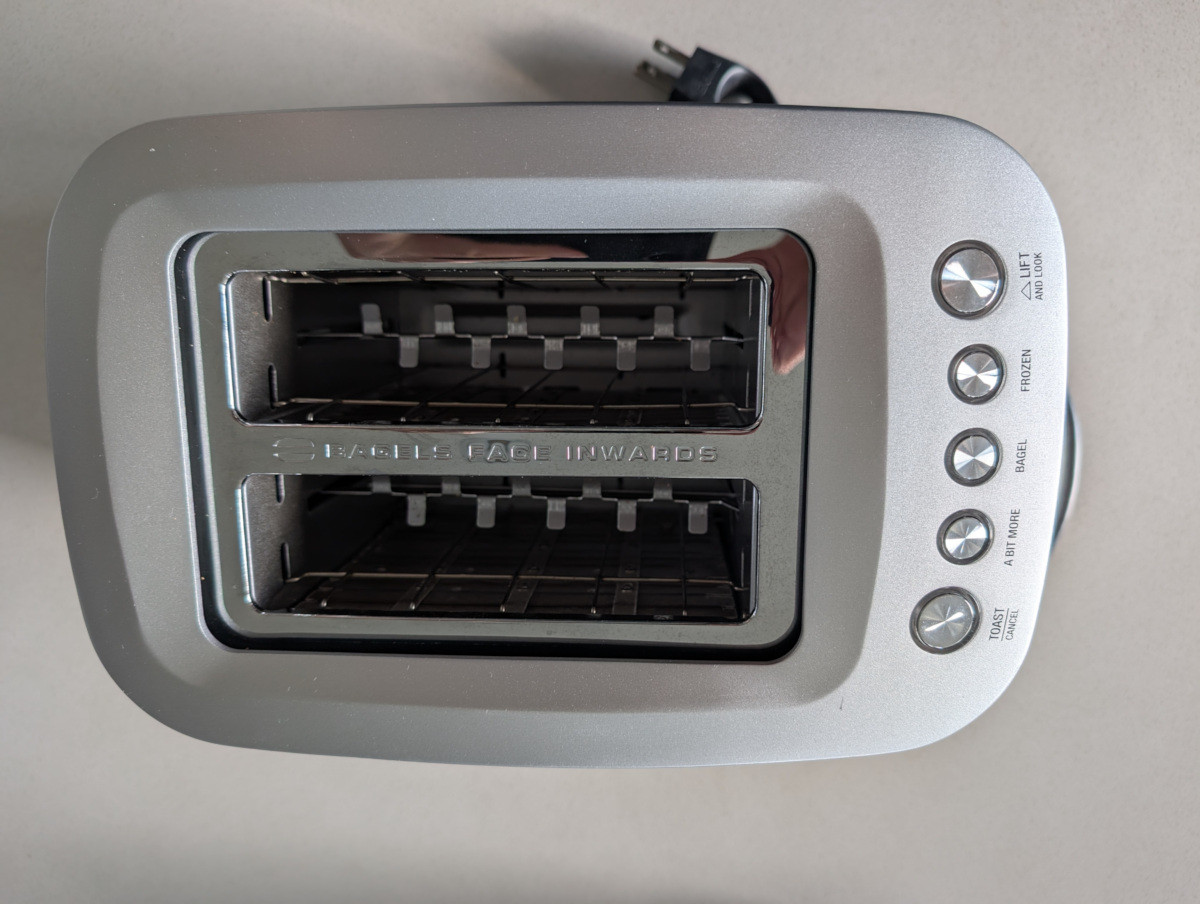 Breville toaster (model BTA820XL) - photo 2