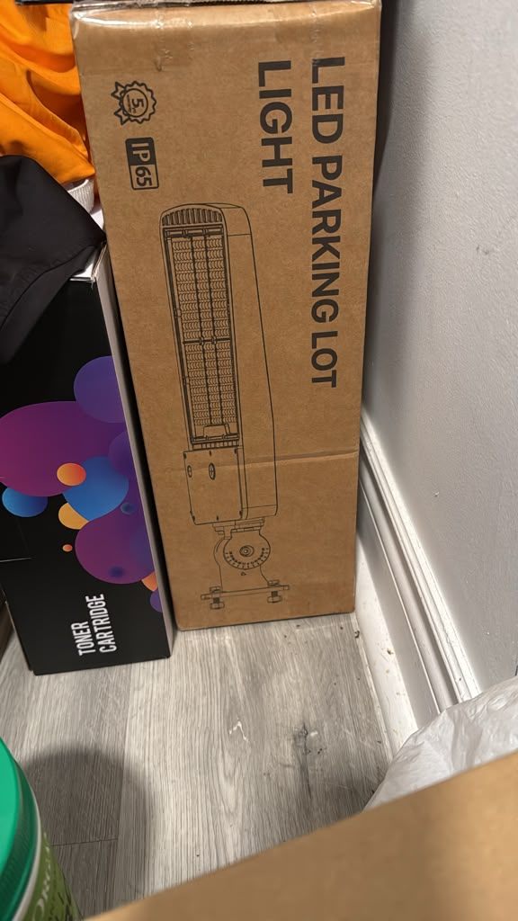 💡 300W LED Parking Lot Light – 45,000 Lumens – $70 FIRM - photo 2