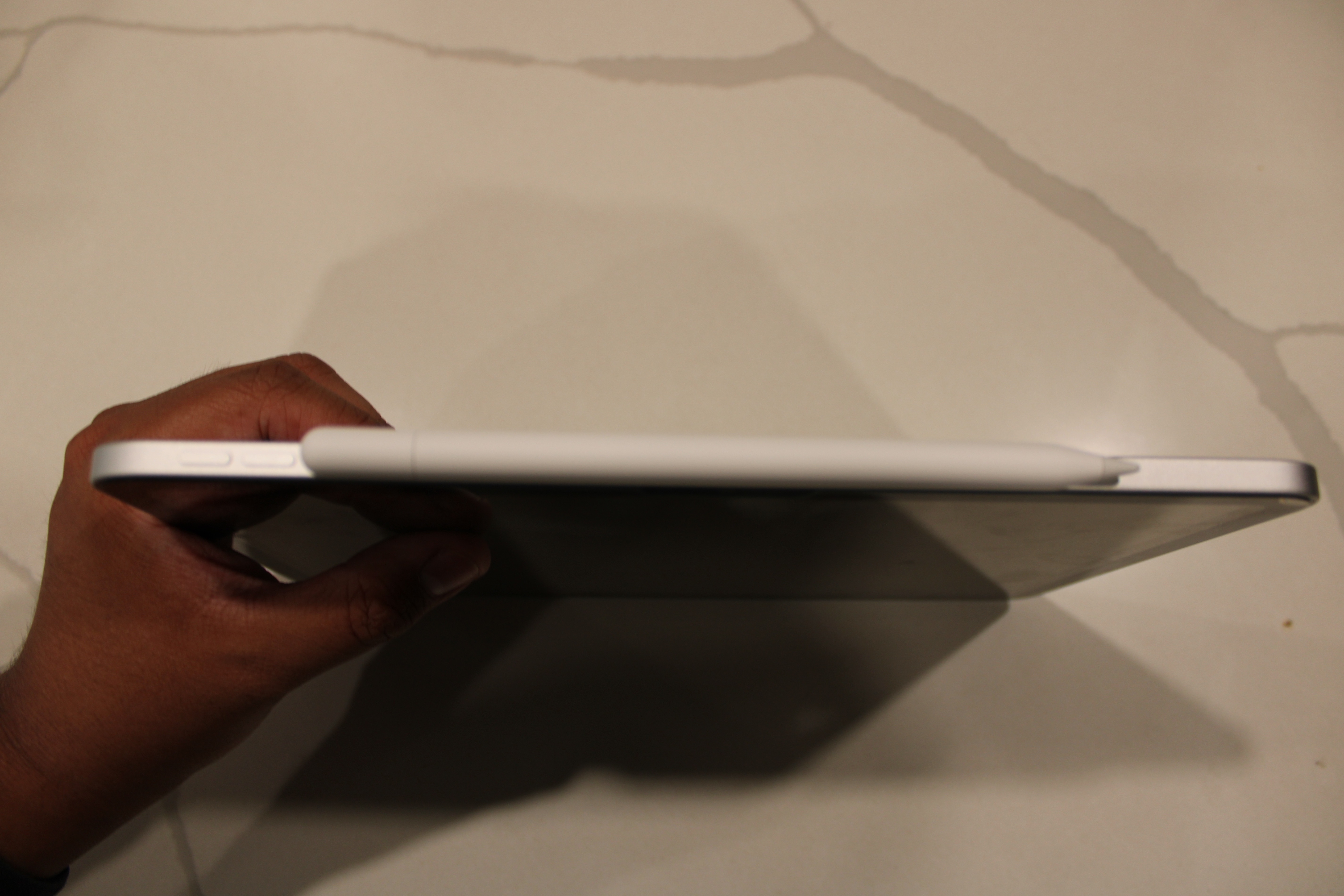 Like New iPad A16 128GB Wi-Fi w/ Apple Pencil - photo 5