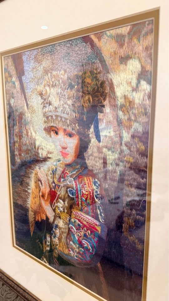 Framed Embroidered Art - Woman in Traditional Attire - photo 5