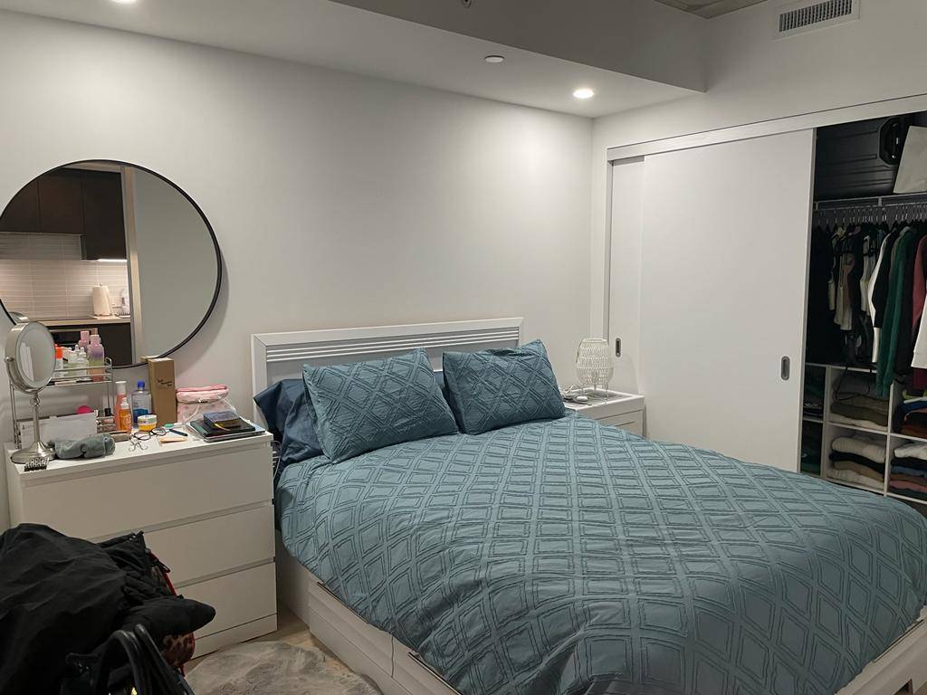 JULY MOVE IN Fully Furnished 1 Bedroom for Rent Downtown Toronto - photo 3