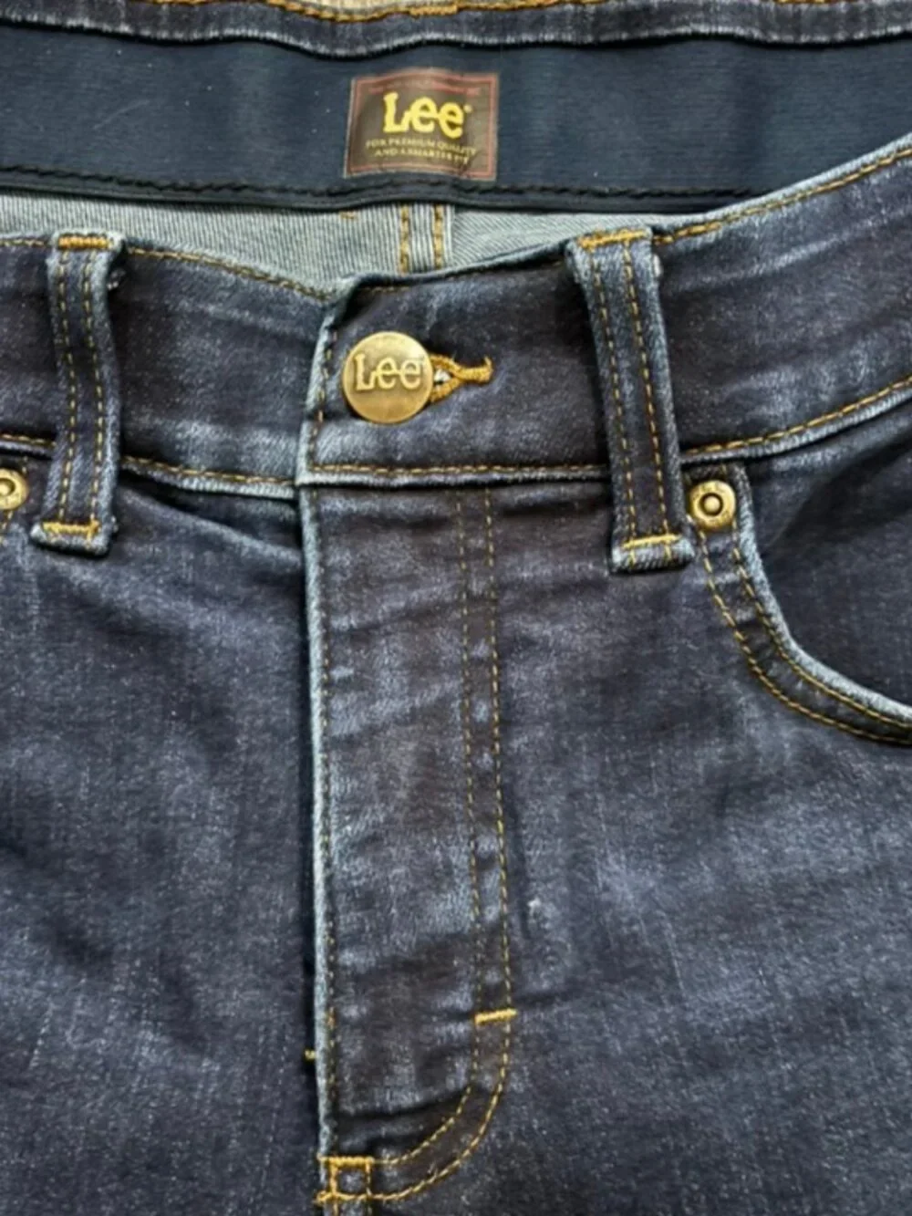 Lee Stretch Bootcut Jeans – Size 8 Short - photo 4