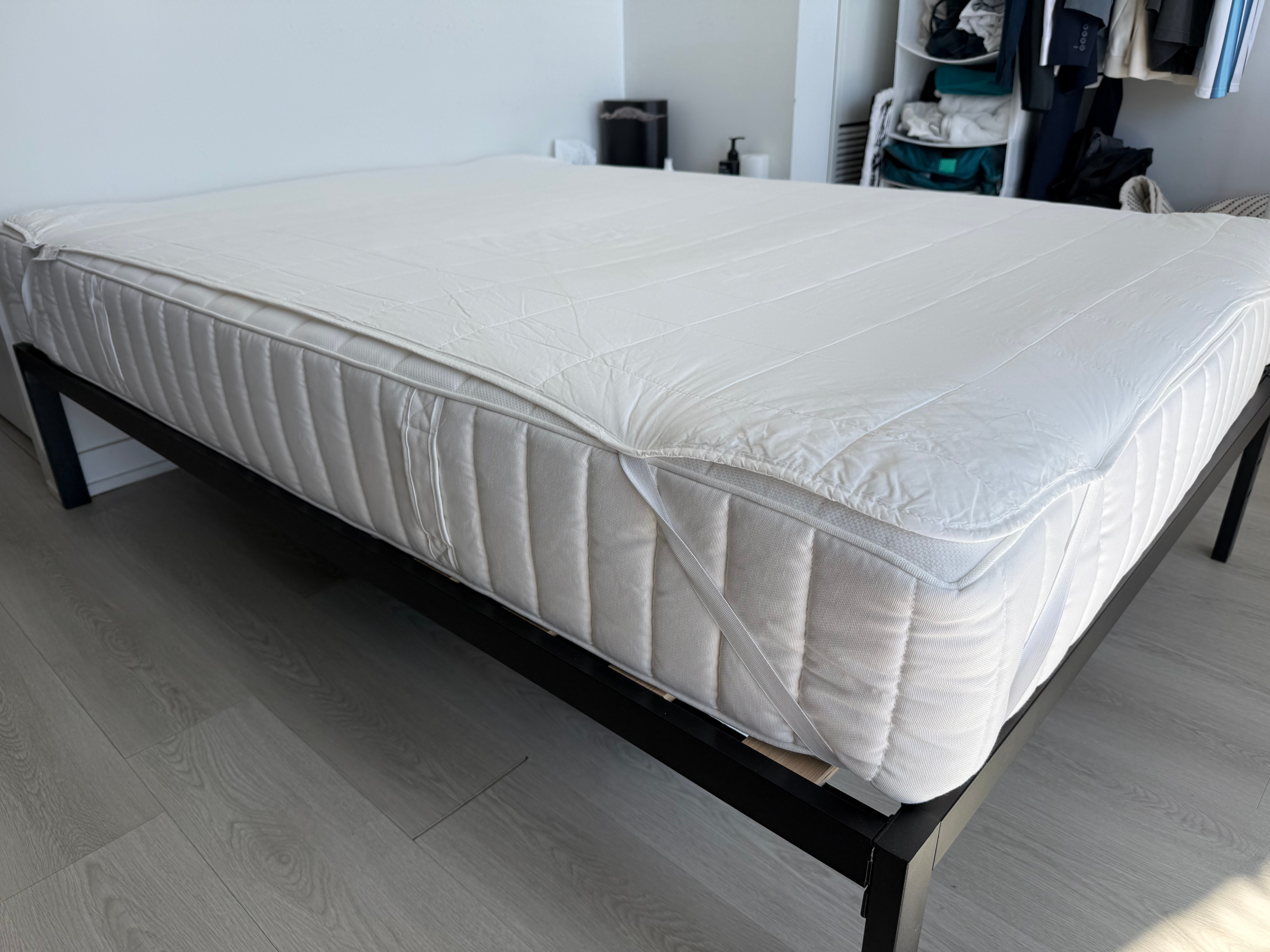 IKEA VALEVÅG Full Mattress with ÄNGSKORN Protector