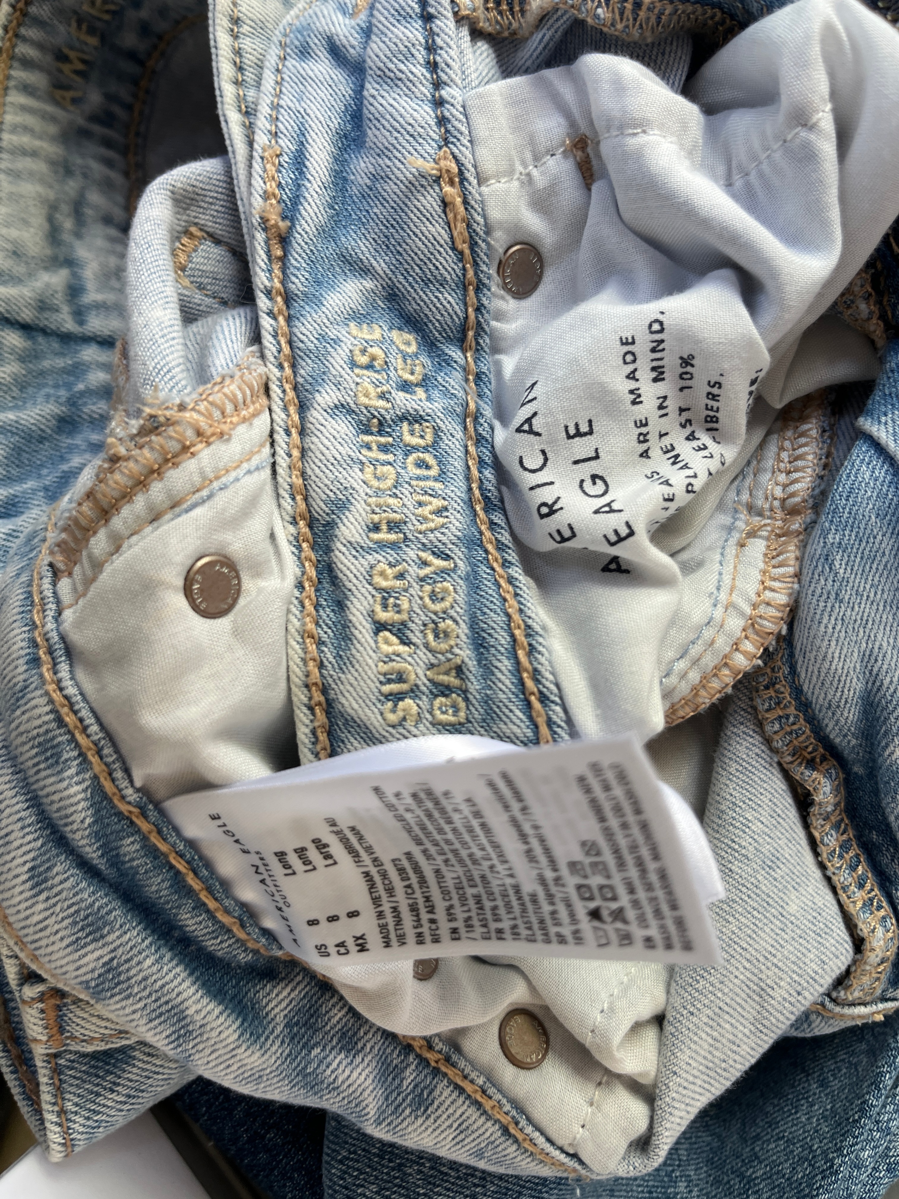 American Eagle Super High Rise Baggy Wide Leg Jeans Size 8