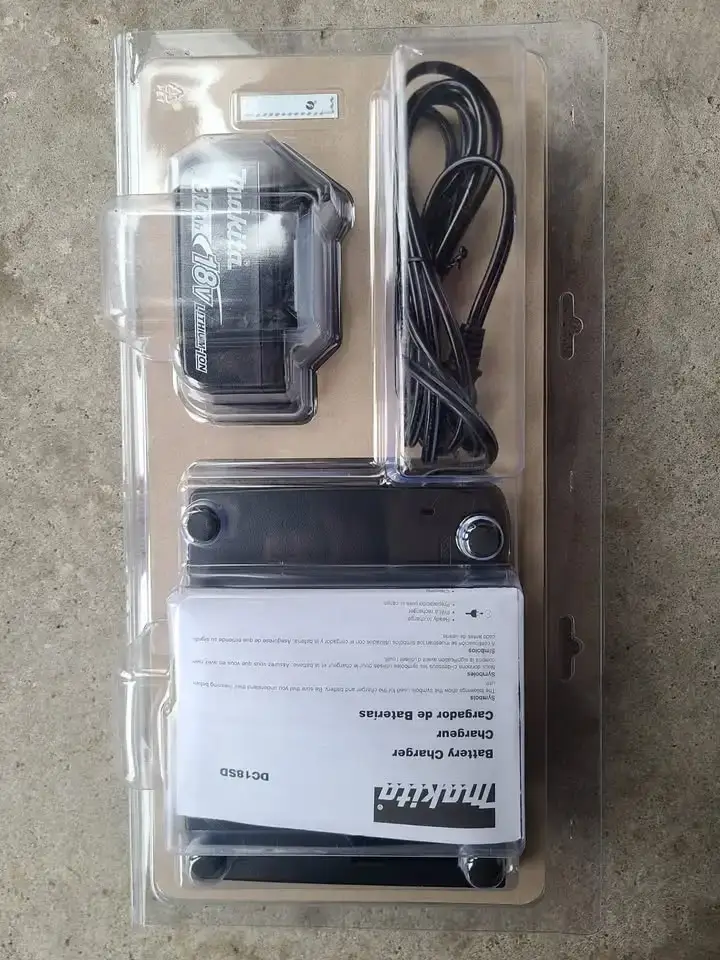 🔥🔥BrandNew Makita 18v 3.0Ah battery and rapid charger kit - photo 2