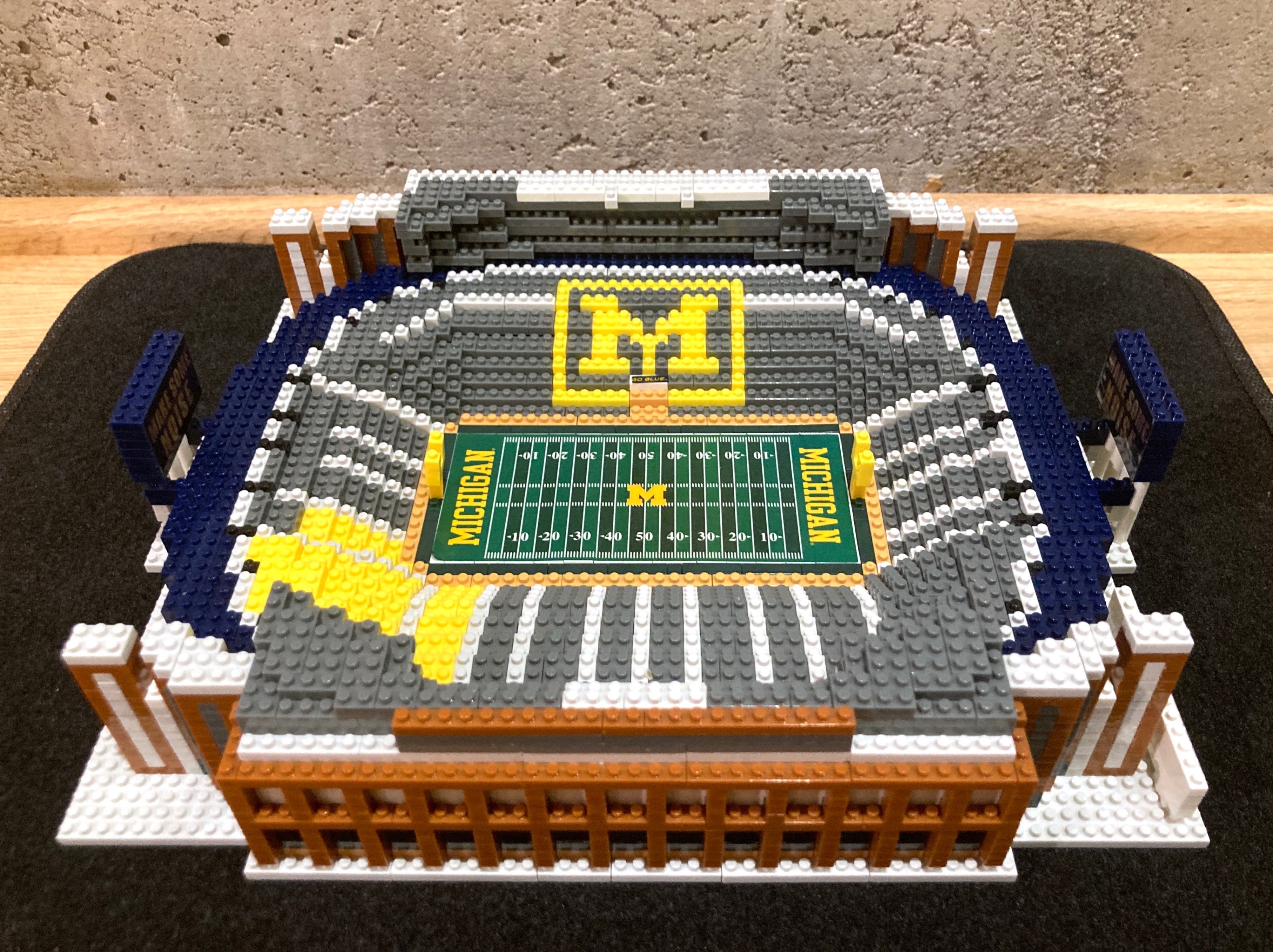 FOCO Michigan Wolverines BRXLZ Stadium Big House Building Blocks