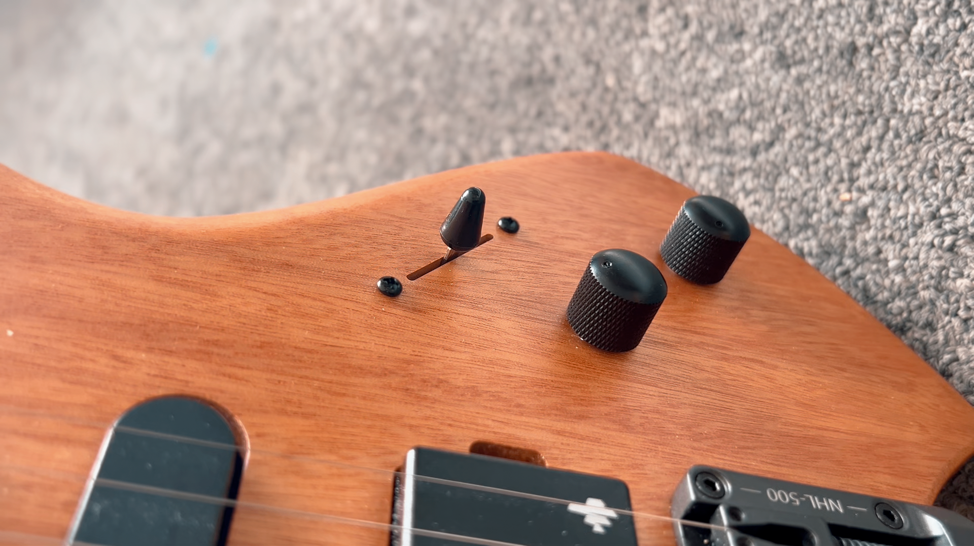 DONNER HEADLESS GUITAR - photo 4