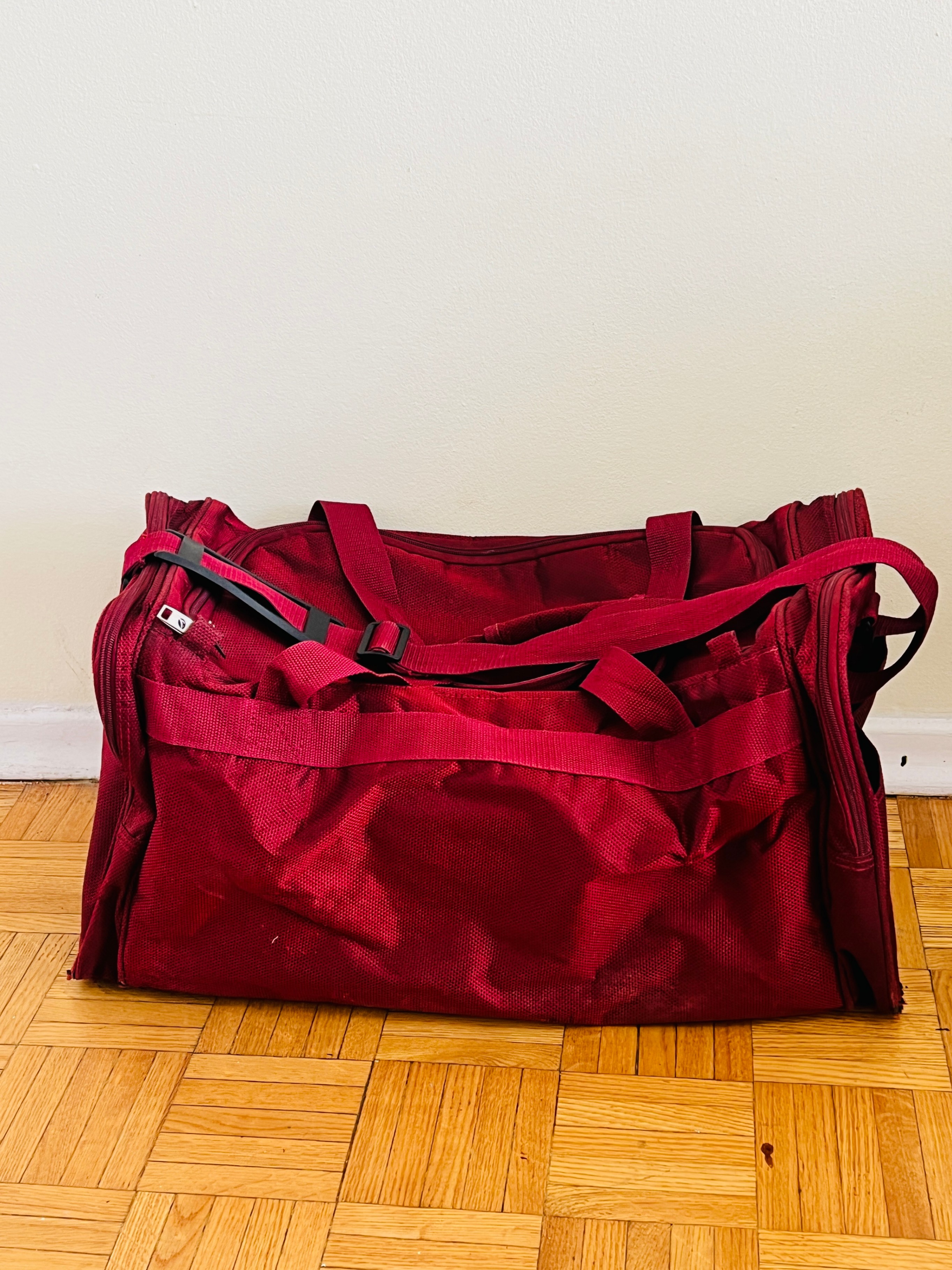 Red Luggage travel bag 56cm x 30cm x 30cm - photo 2