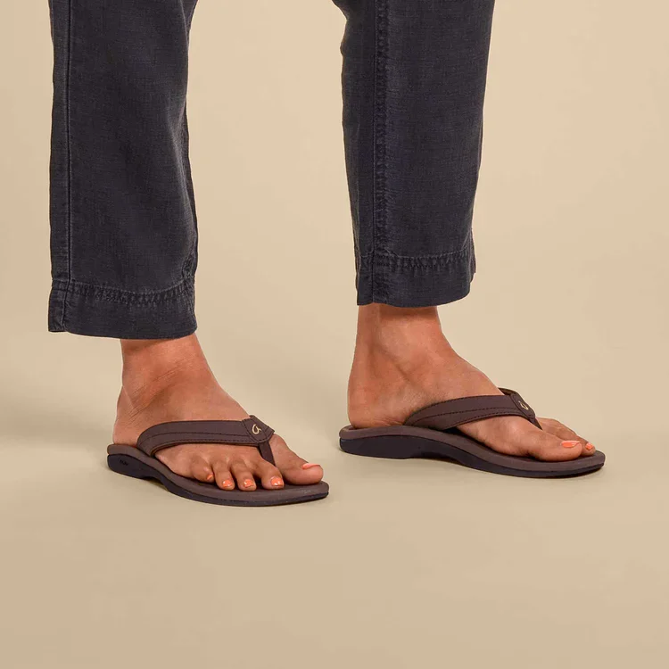 New in box OluKai Ohana Dark Java Women's Flip Flops Size 11