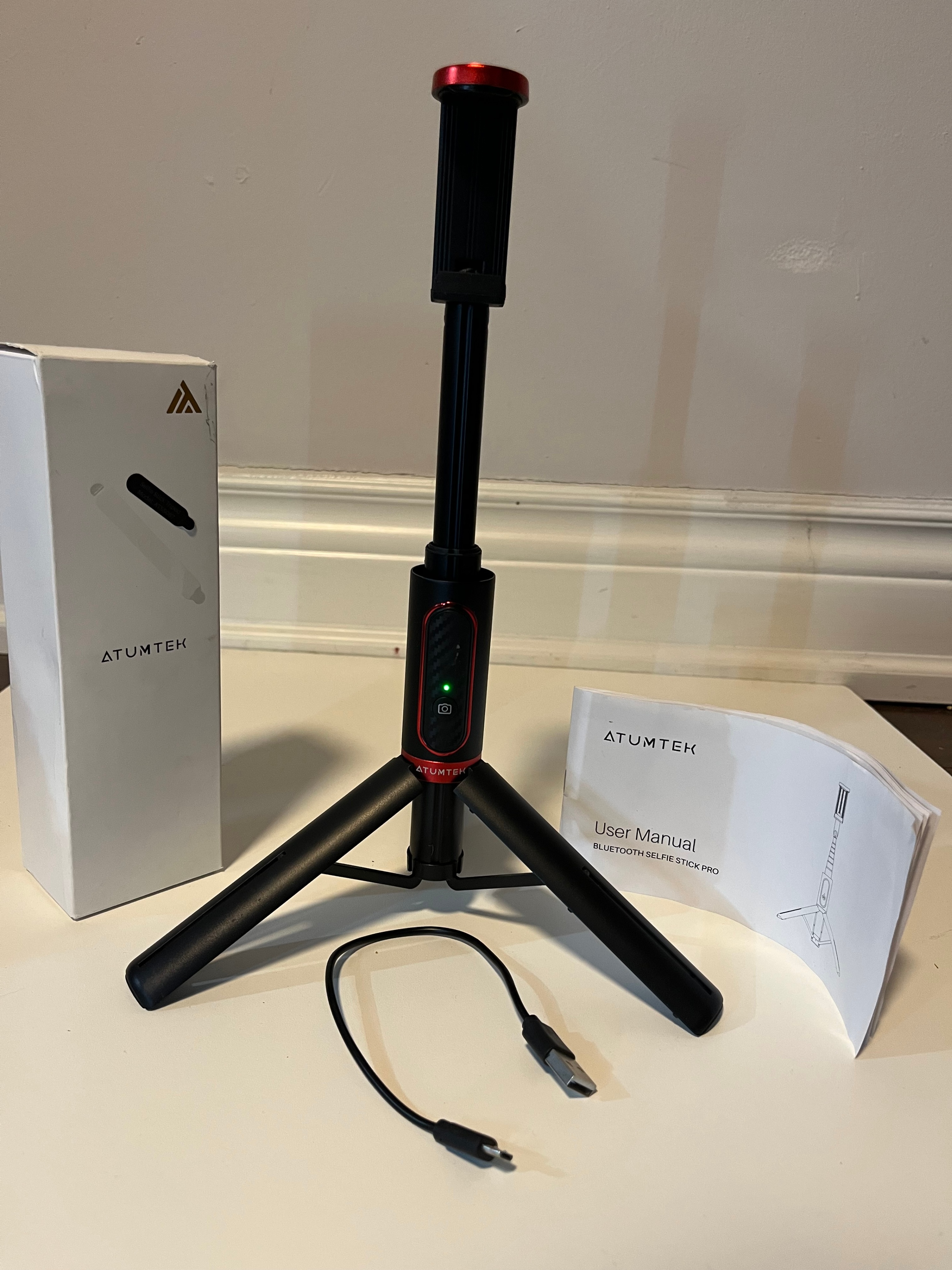 ATUMTEK Extendable Bluetooth Selfie Stick Tripod Wireless Remote