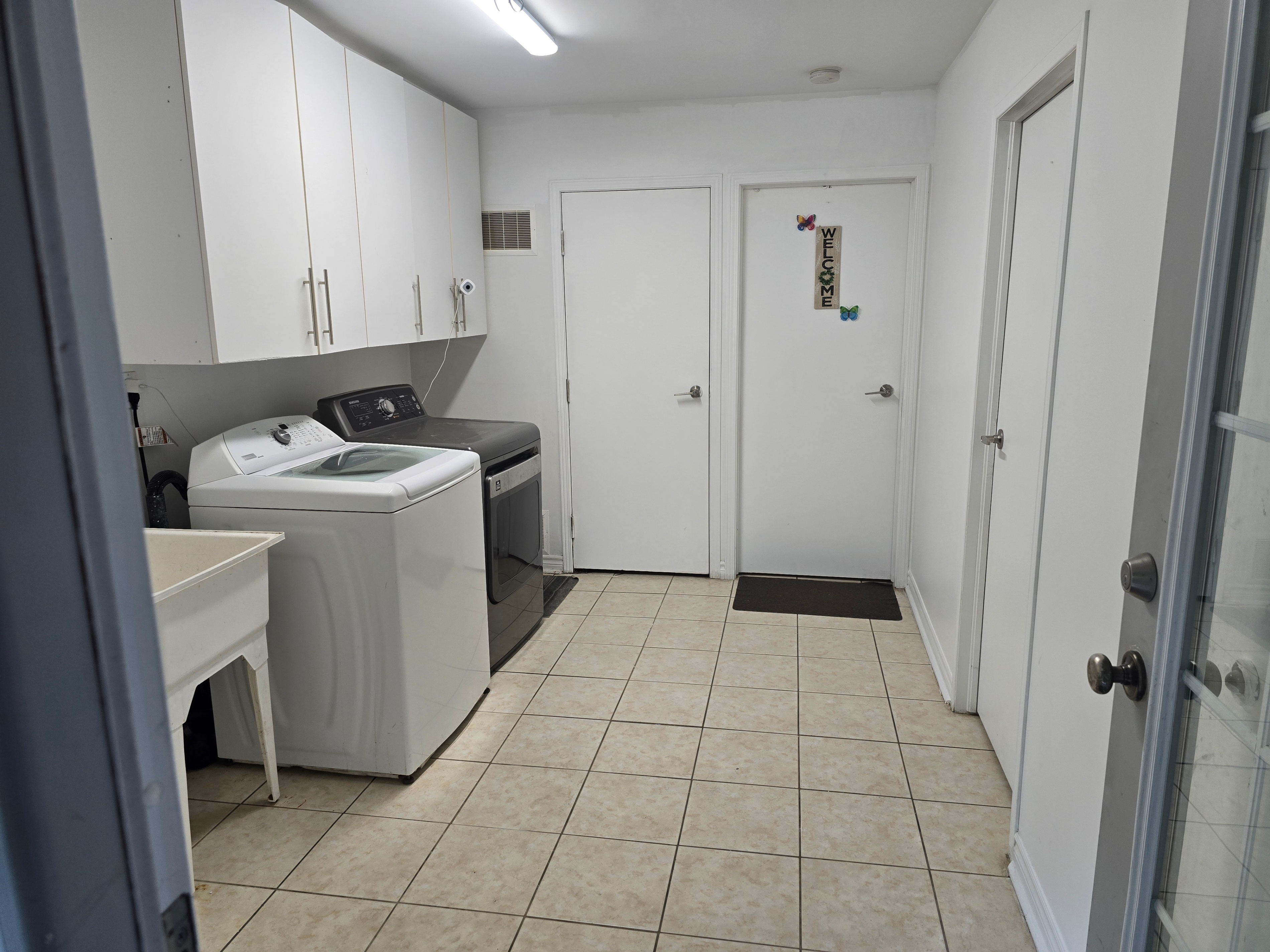Walkout basement apartment for rent, best area of Scarborough - photo 5