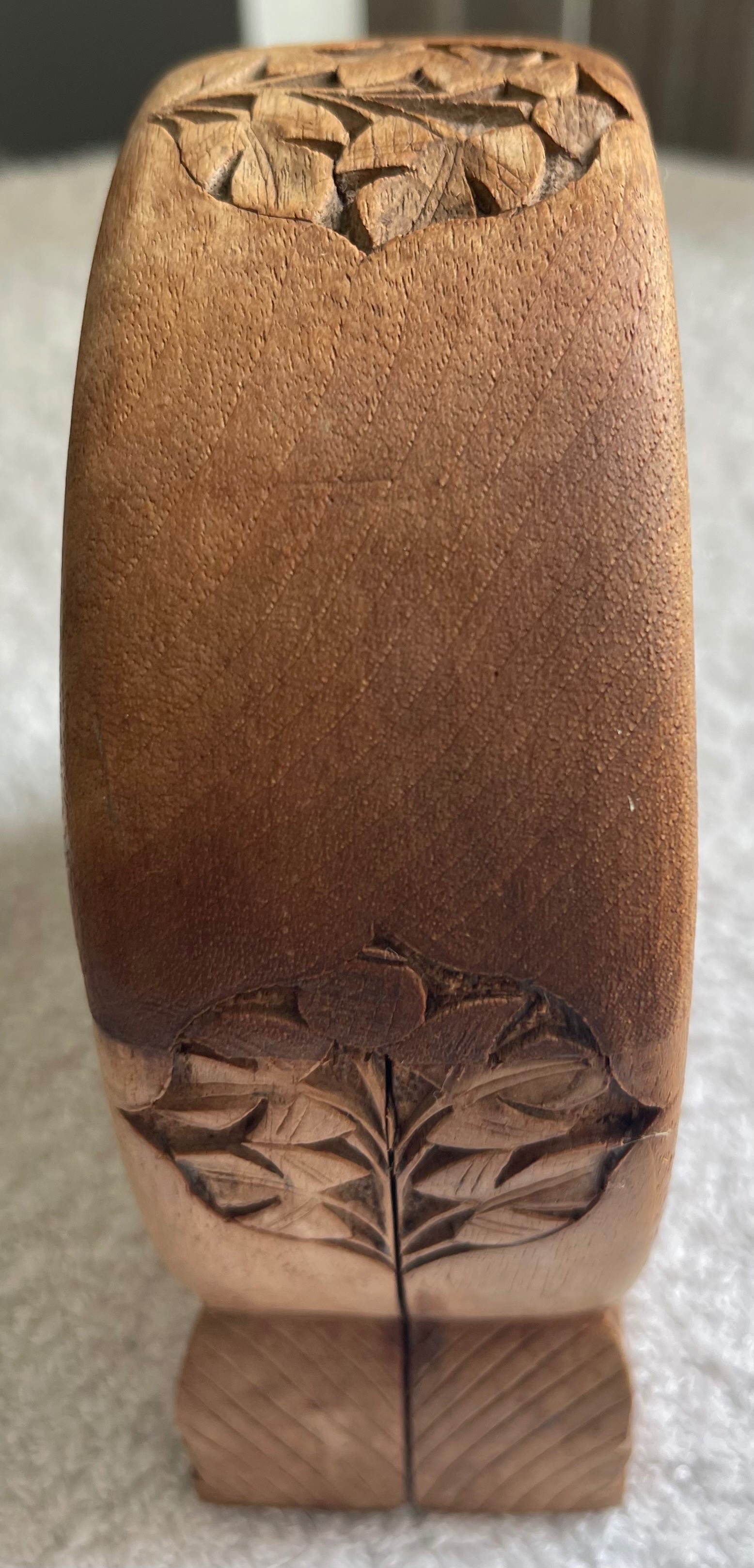 Vintage Kashmiri Hand-Carved Walnut Fish Cig Holder (Labeled) - photo 5