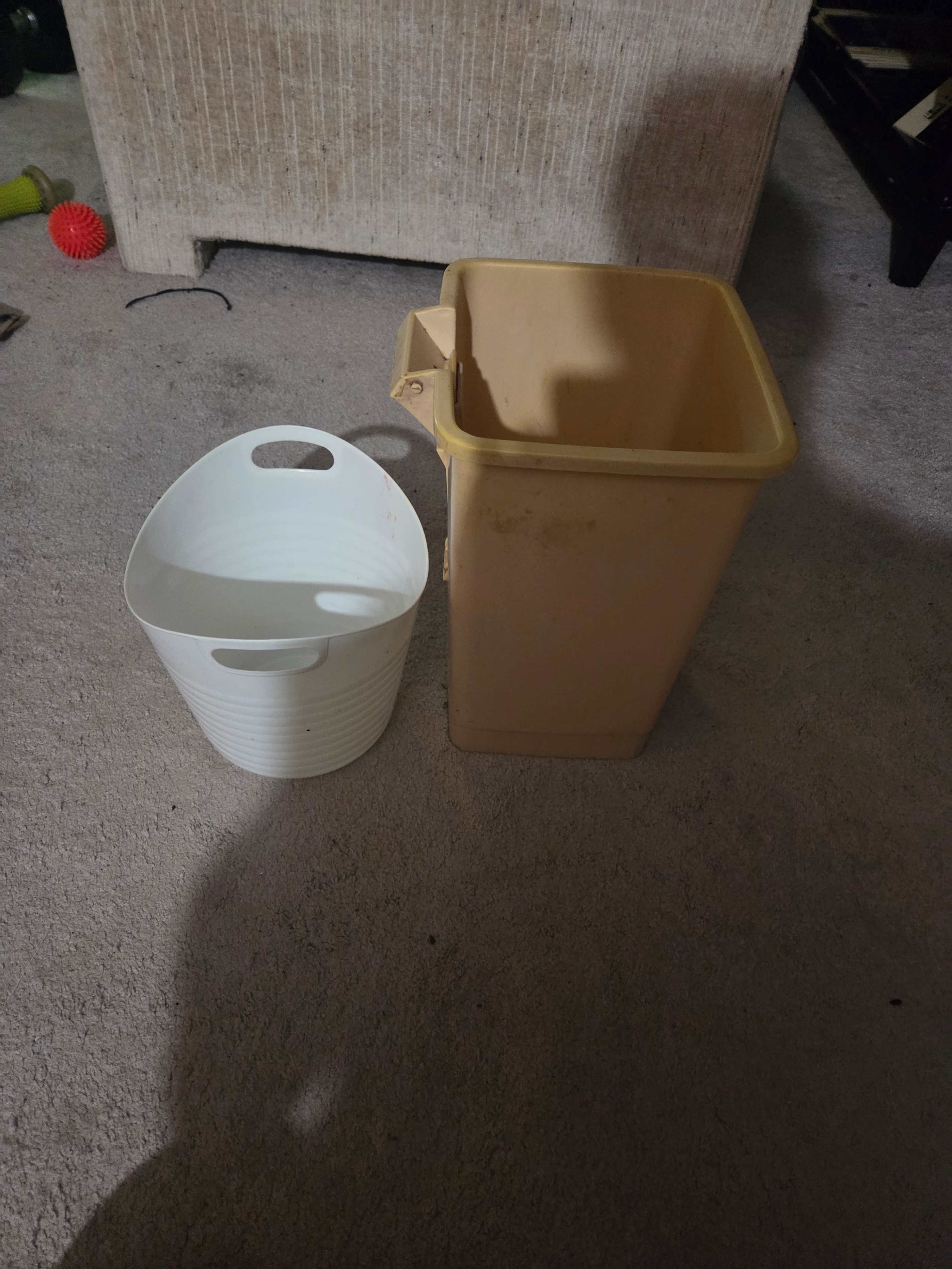 2 Plastic Trash Bins