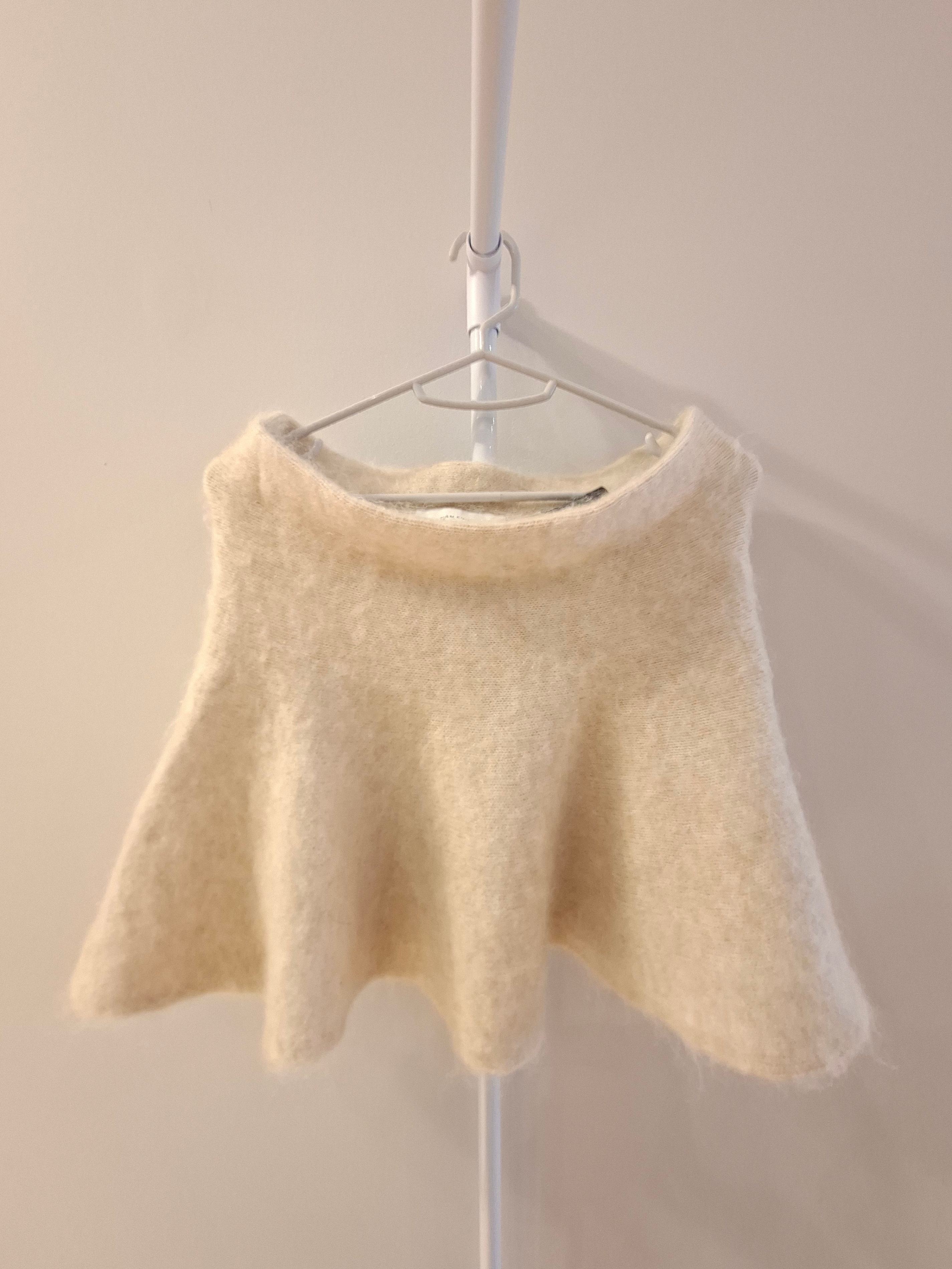 Cream-colored skirt