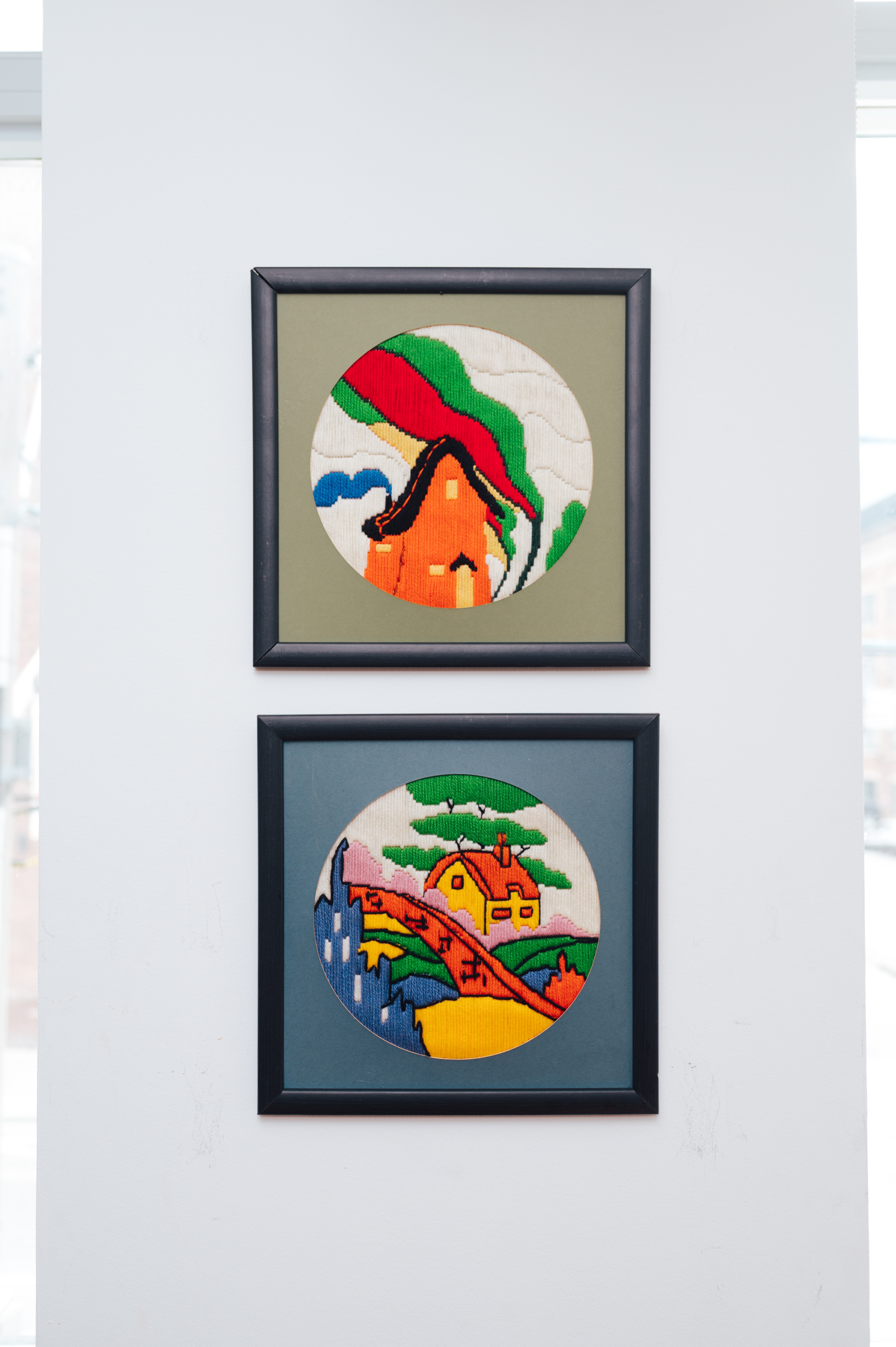 Clarice Cliff Farmhouse Embroideries - photo 3