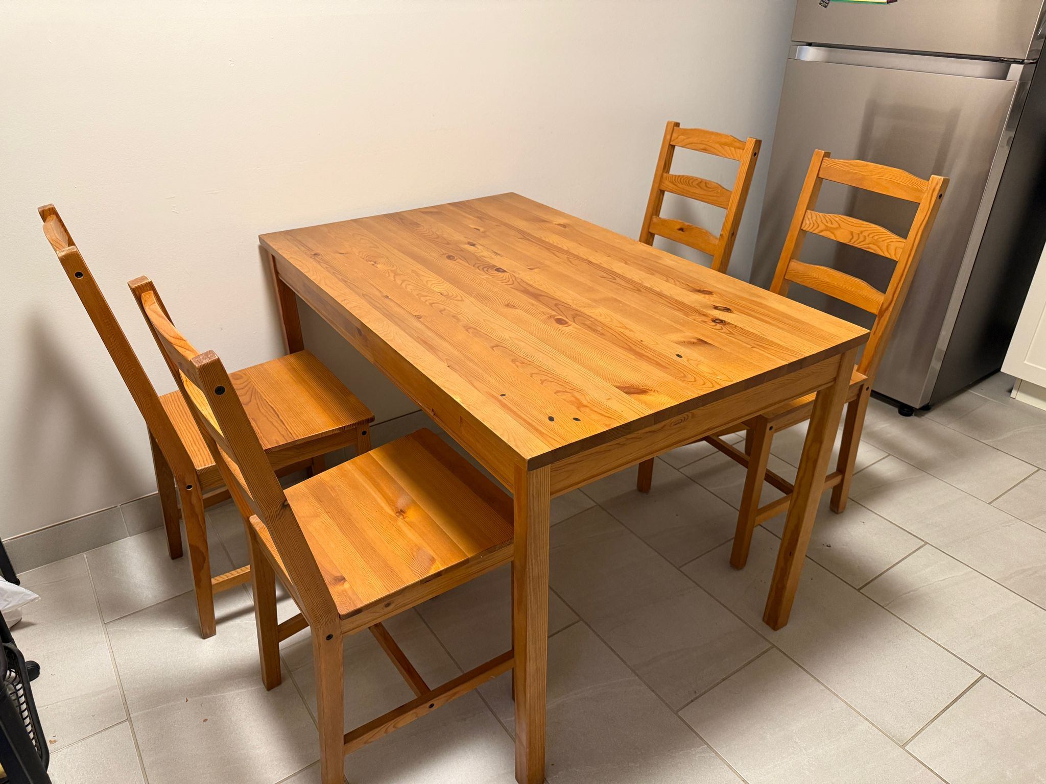 Ikea Dining set of table + 4 chairs. Pick up only! - photo 2