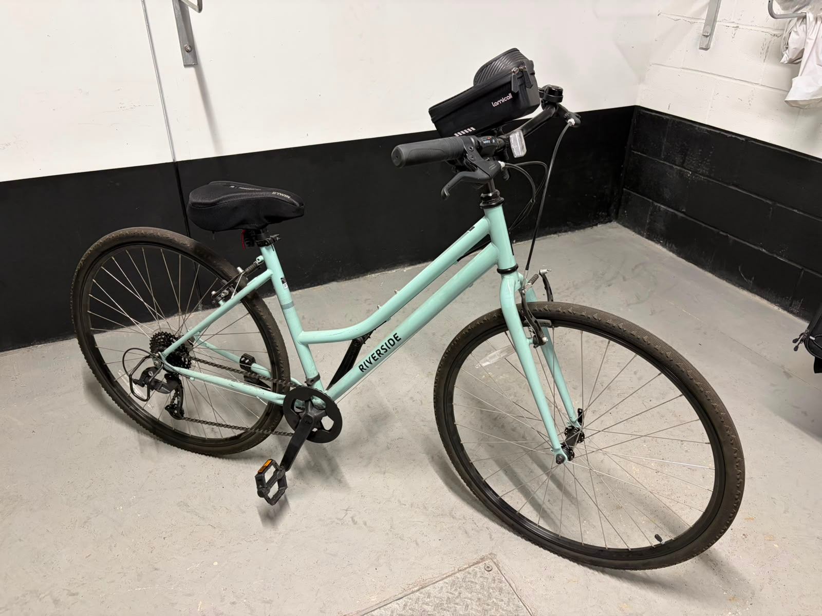 Hybrid 8-speed Bike