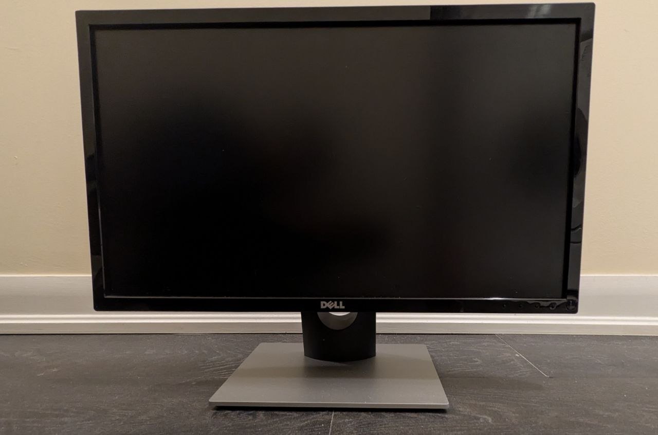 Dell 24" FHD Monitor (SE2422H) - Great Condition! - photo 2