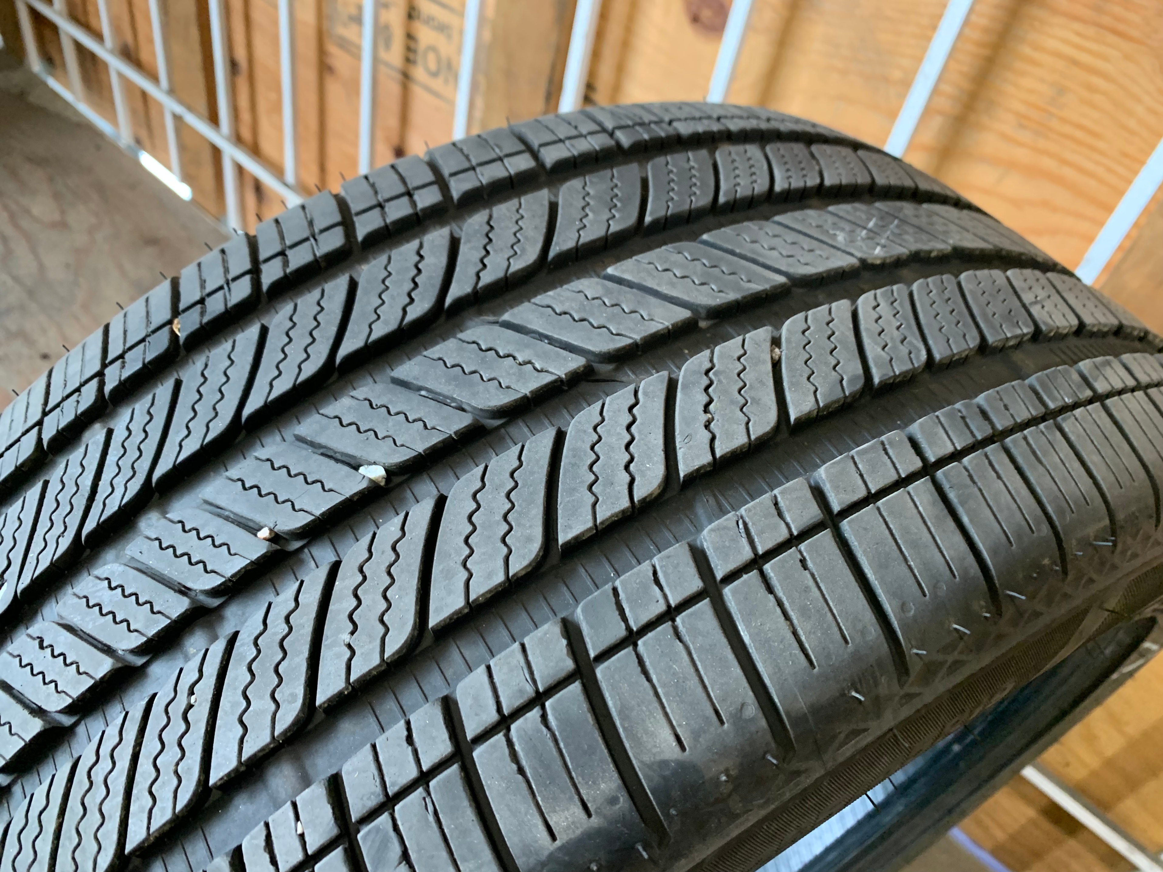 PAIR of 255/45/19 M+S Bridgestone Turanza EV with 80% tread - photo 4