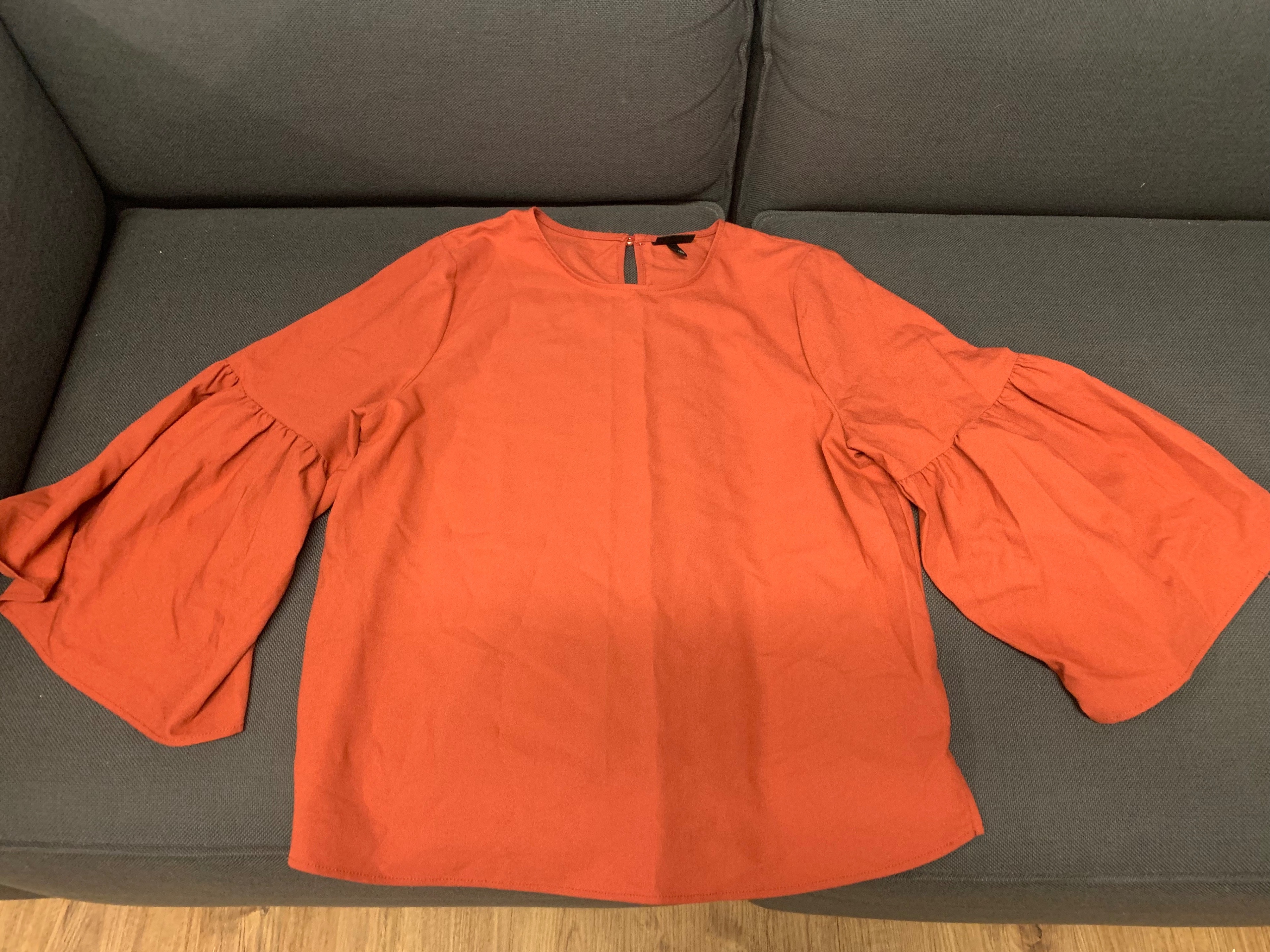 🧡 Rust/Terracotta Bell-Sleeve Blouse