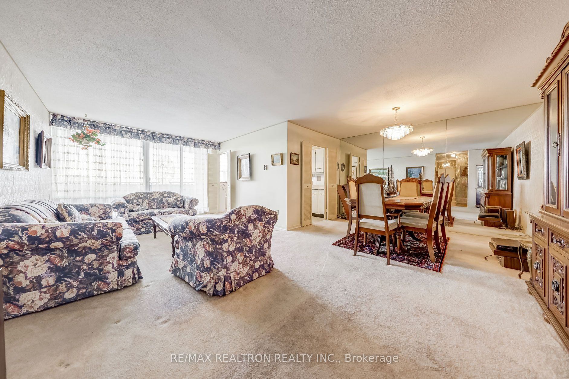 3 Rooms for Rent — Steps to Kennedy Subway | All Utilities, WiFi - photo 3