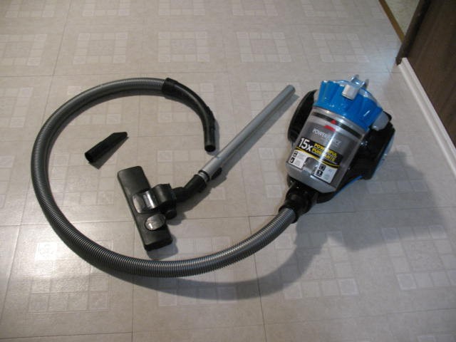 BISSELL Compact Canister Vacuum Cleaner. LIKE NEW - photo 3
